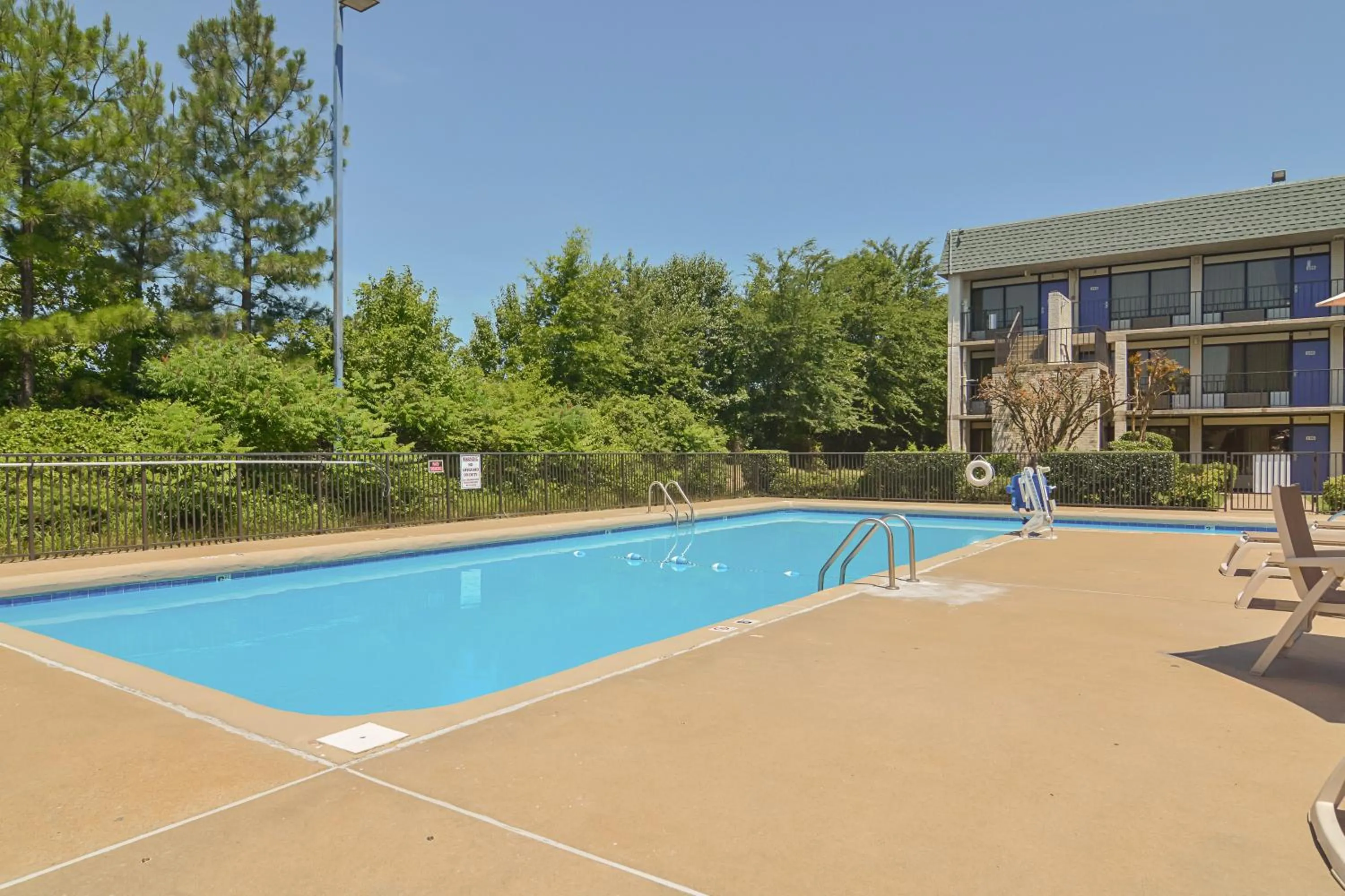 Swimming pool in Motel 6-Little Rock, AR - West