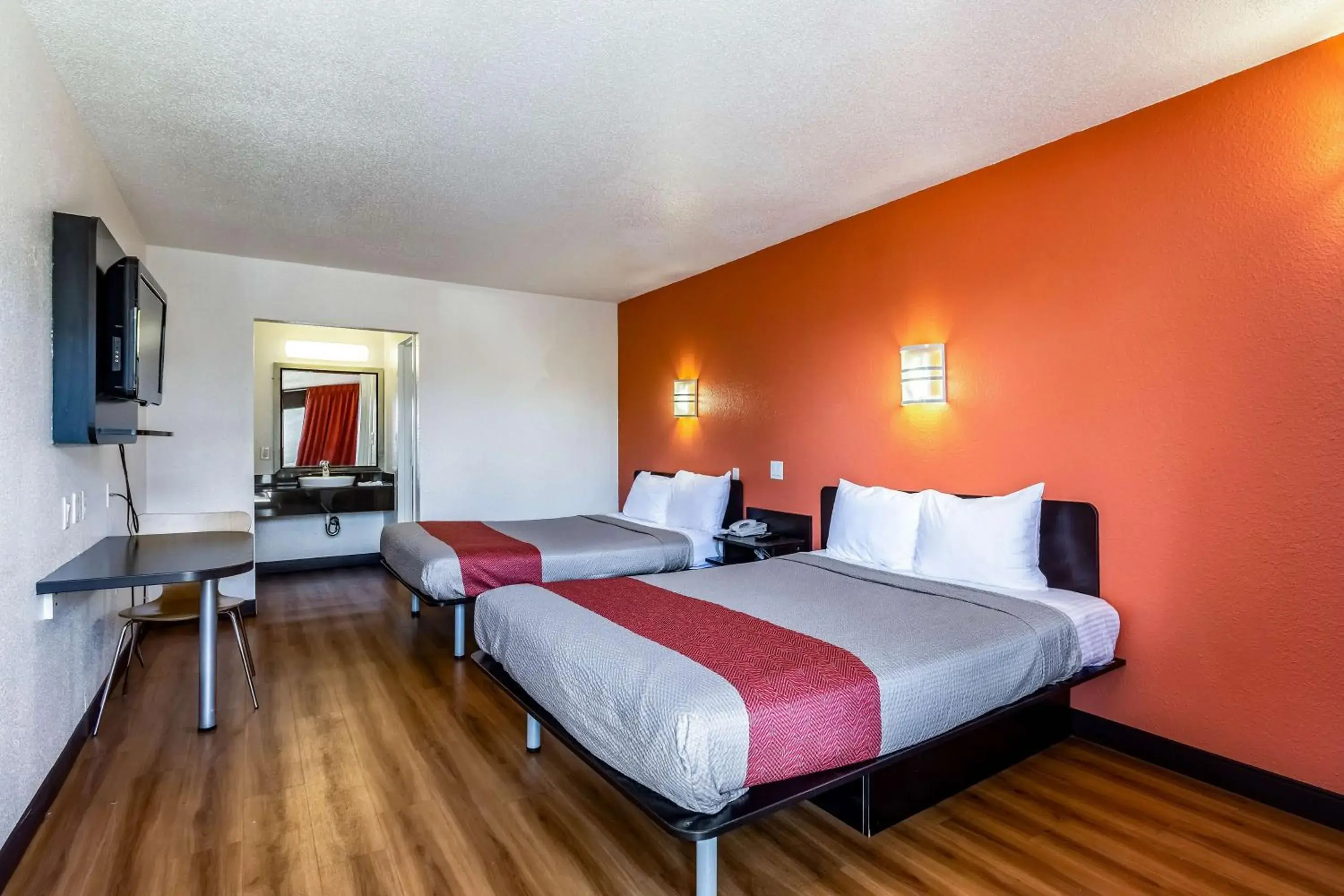 Deluxe Queen Room with Two Queen Beds - Non-Smoking in Motel 6-Little Rock, AR - West Deluxe Queen Room with Two Queen Beds - Non-Smoking in Motel 6-Little Rock, AR - West