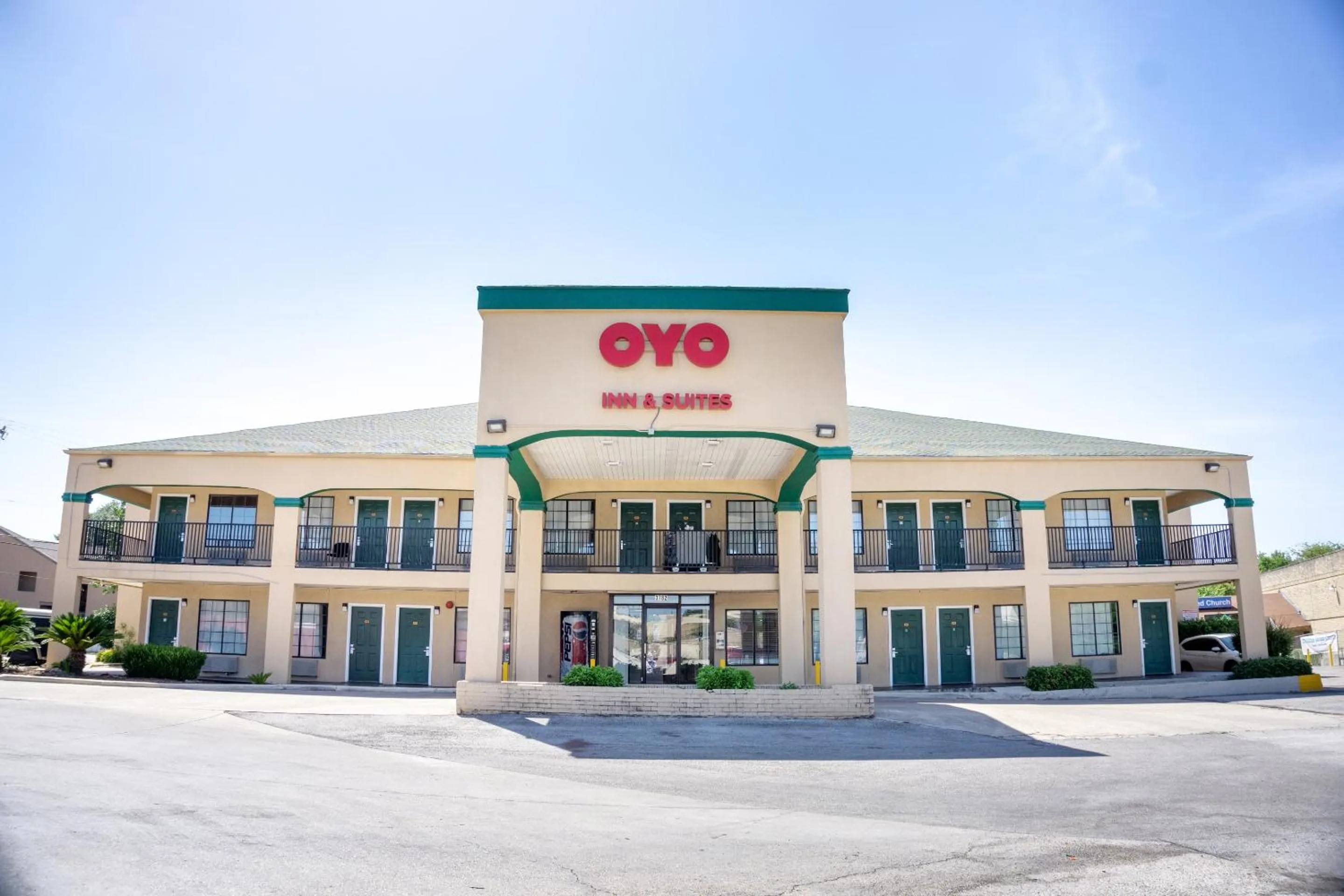 Facade/entrance in OYO Inn & Suites Medical Center San Antonio