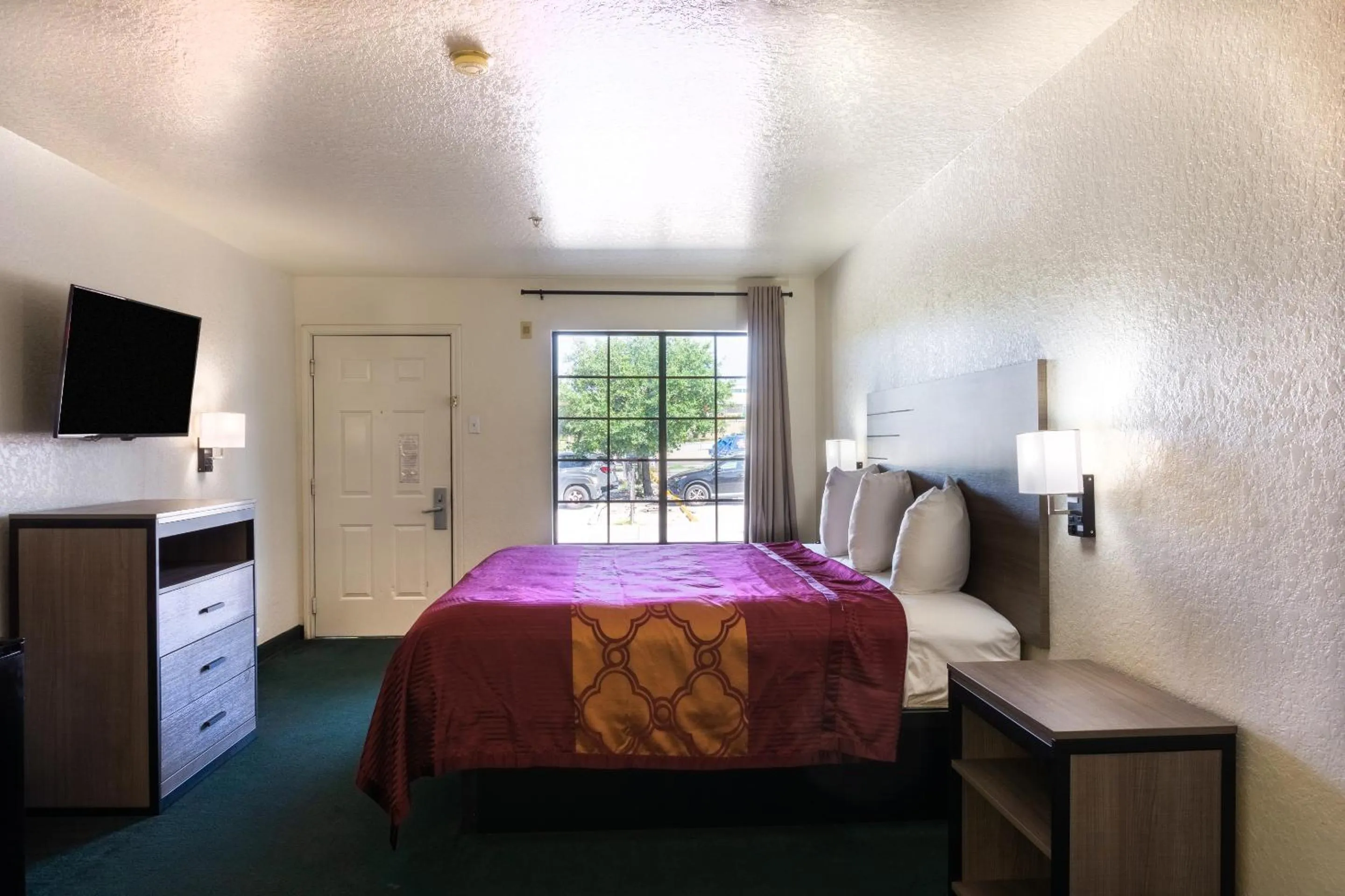 Bedroom, Bed in OYO Inn & Suites Medical Center San Antonio