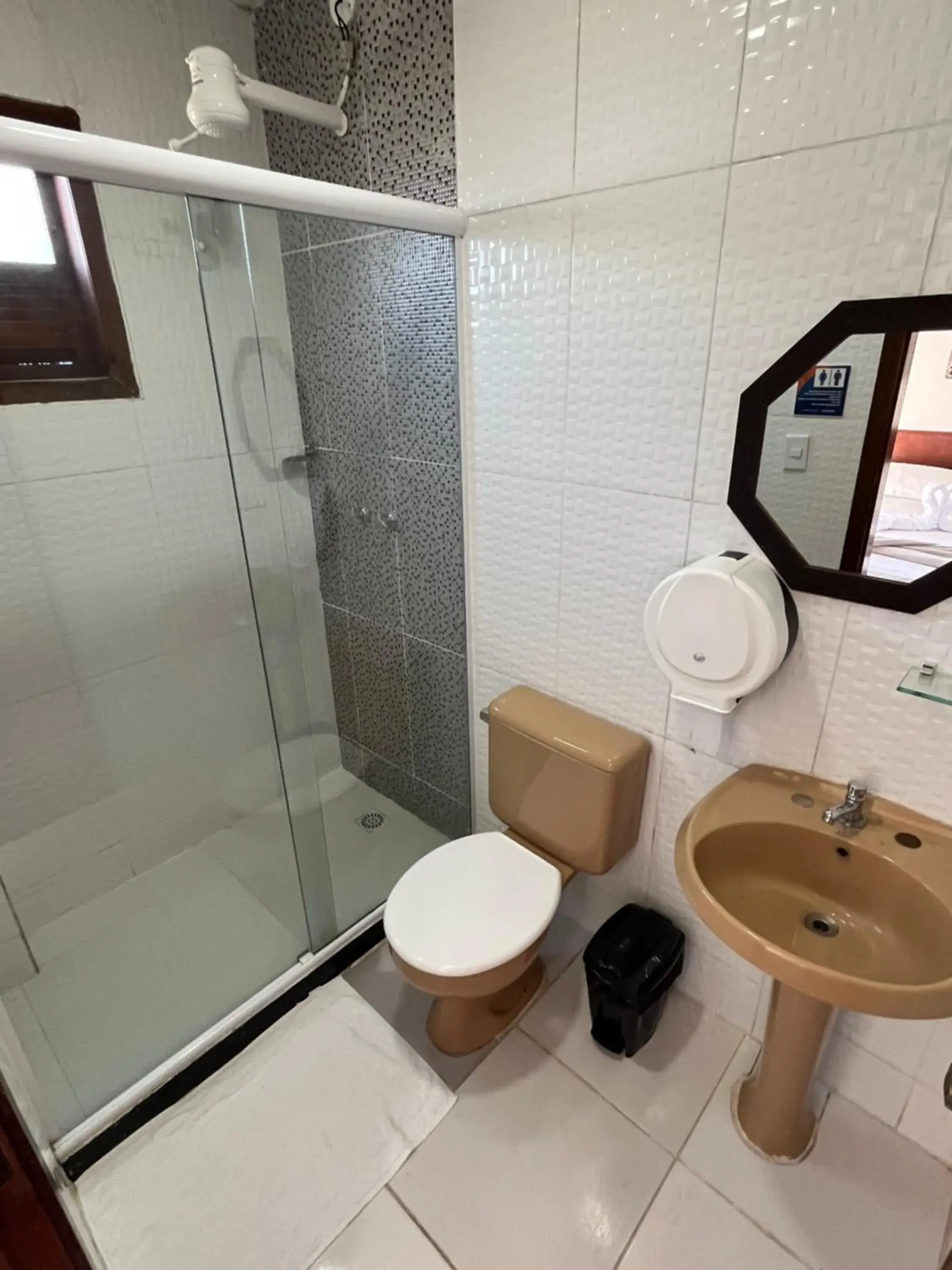 Standard Triple Room in Pousada Paraíso do Atlântico Standard Triple Room in Pousada Paraíso do Atlântico