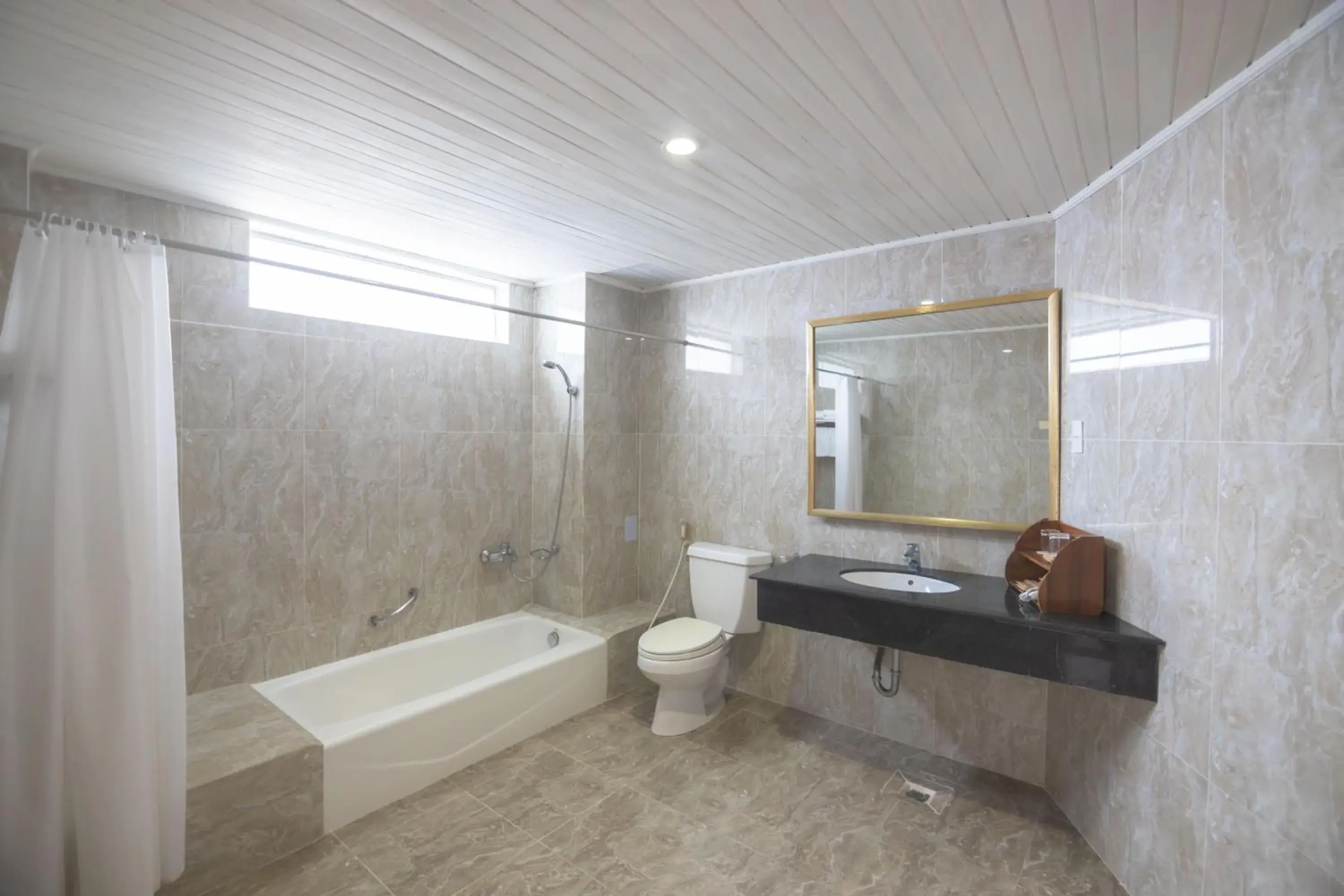 Quadruple Room in Sammy Hotel Quadruple Room in Sammy Hotel