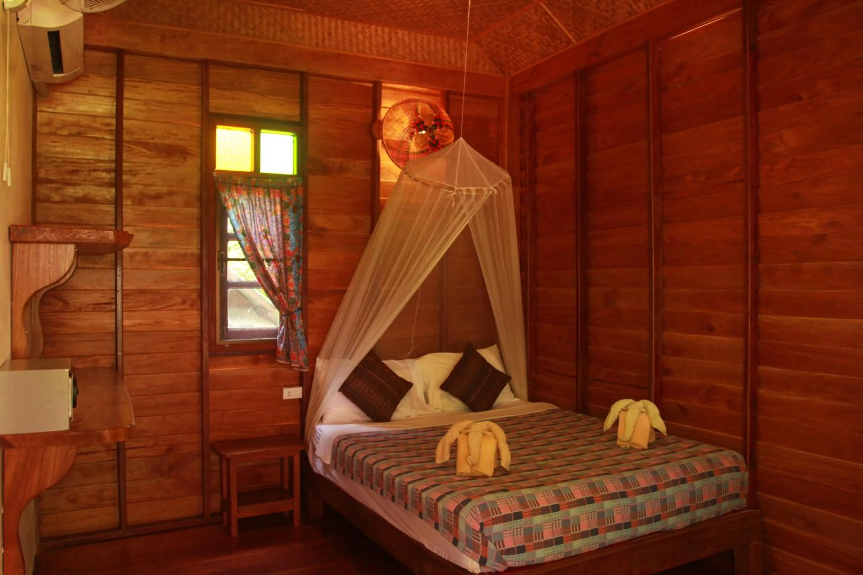 Bed in Longtail Beach Resort