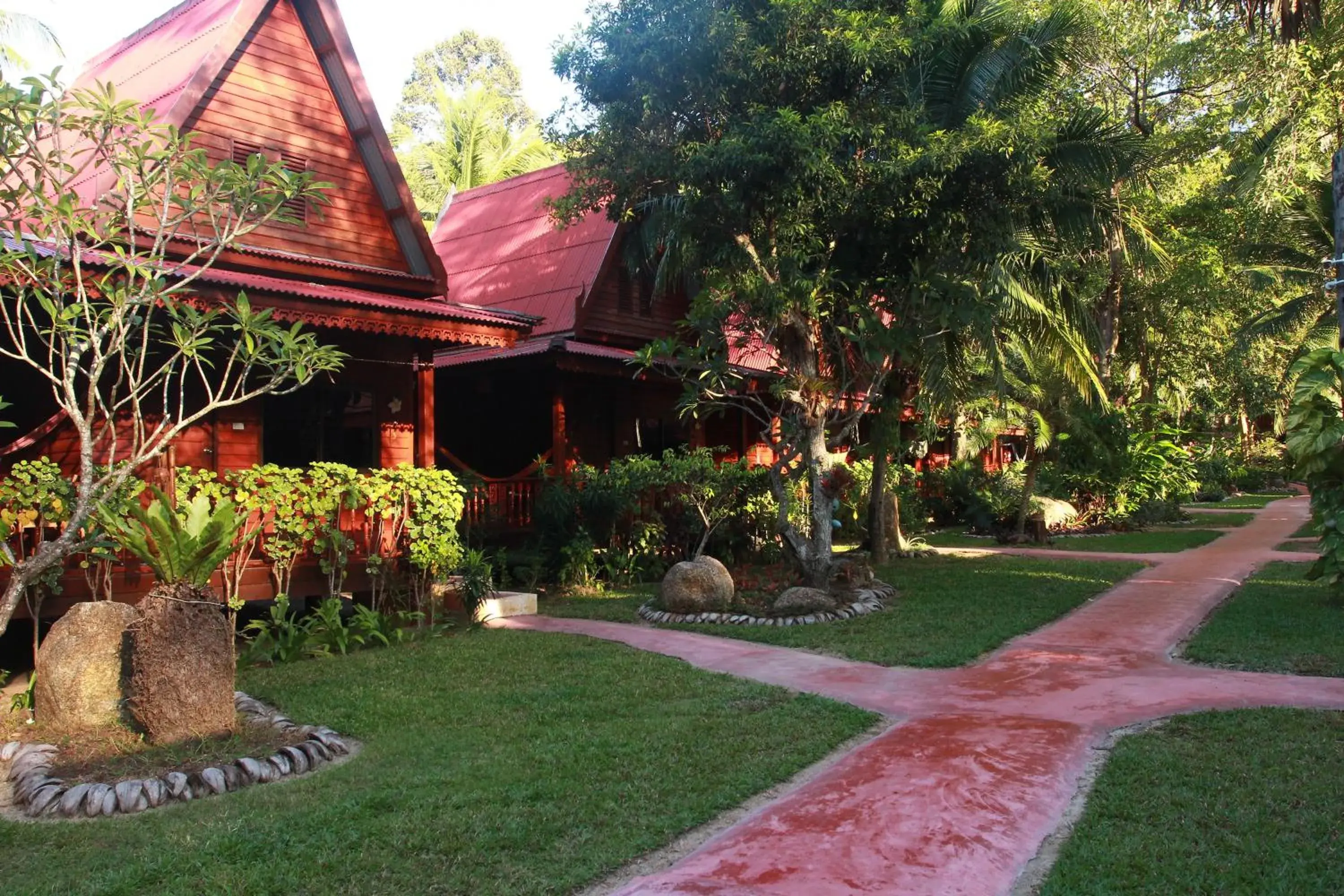 Deluxe Double Room with Air-Conditioning in Longtail Beach Resort Deluxe Double Room with Air-Conditioning in Longtail Beach Resort