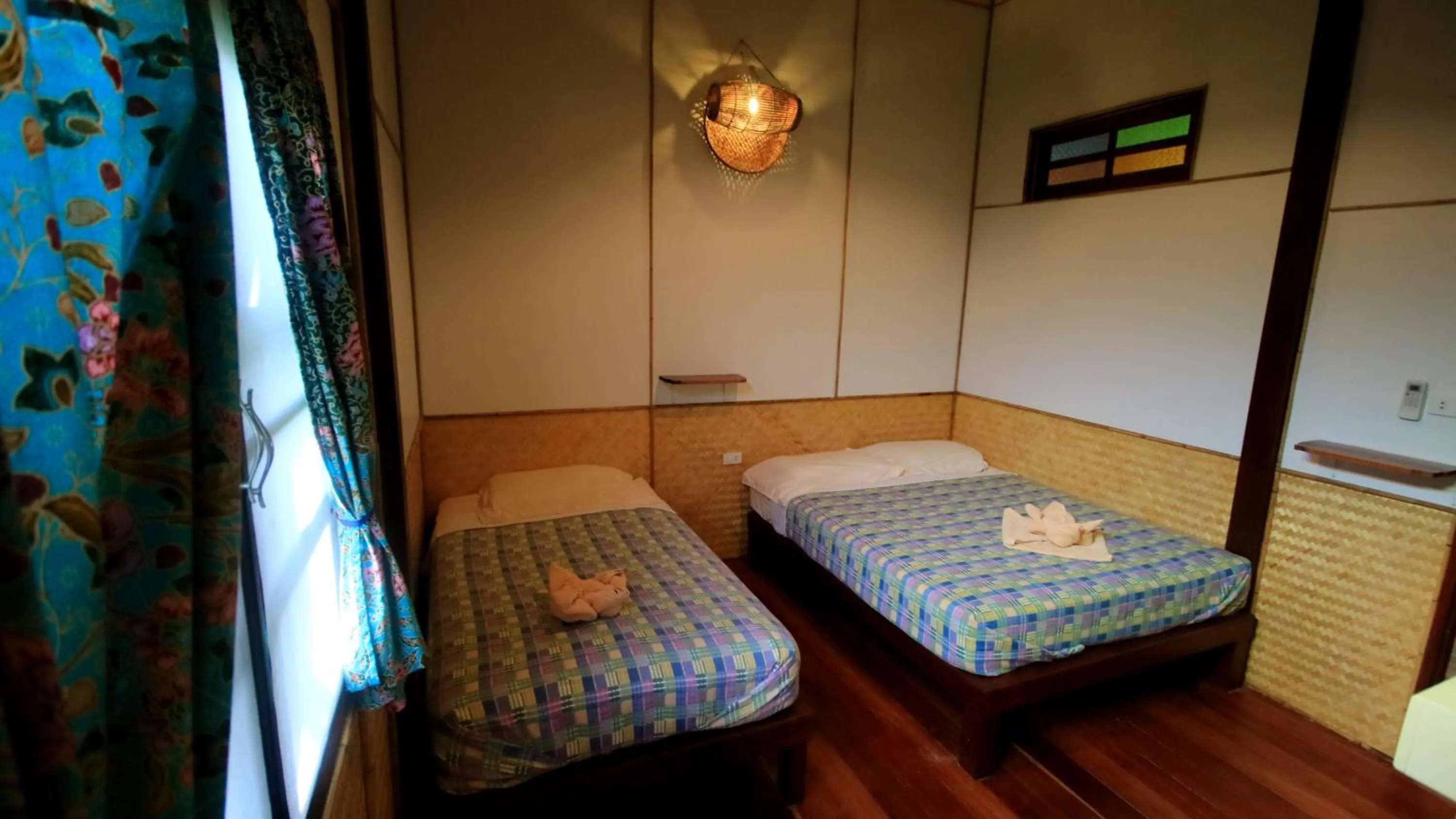 Bed in Longtail Beach Resort