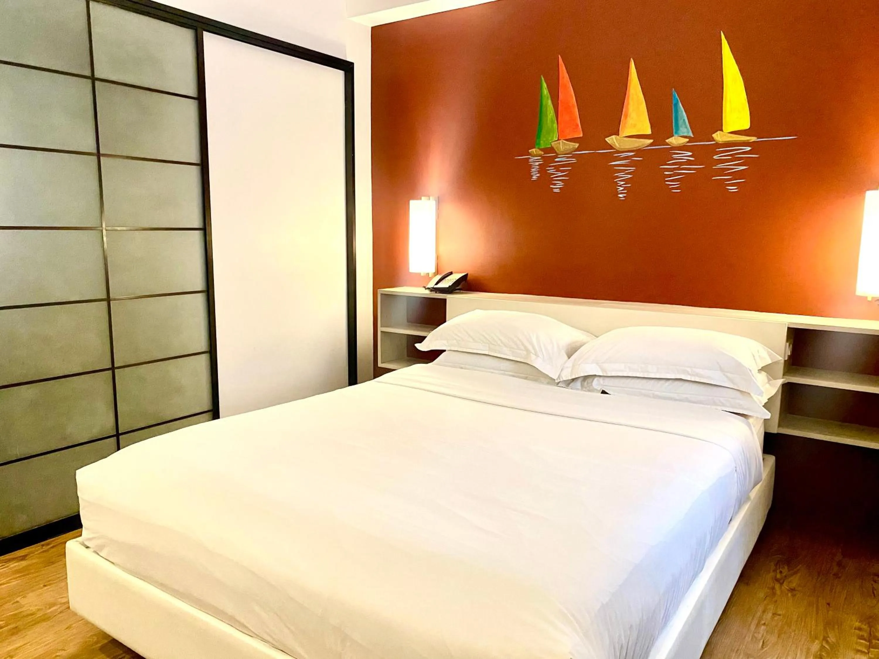 Bedroom, Bed in Circle Inn Hotel and Suites Bacolod