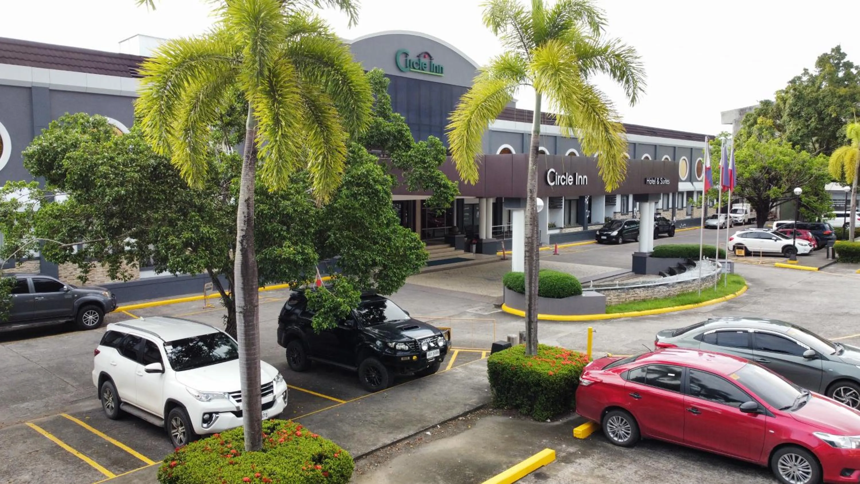 Parking in Circle Inn Hotel and Suites Bacolod