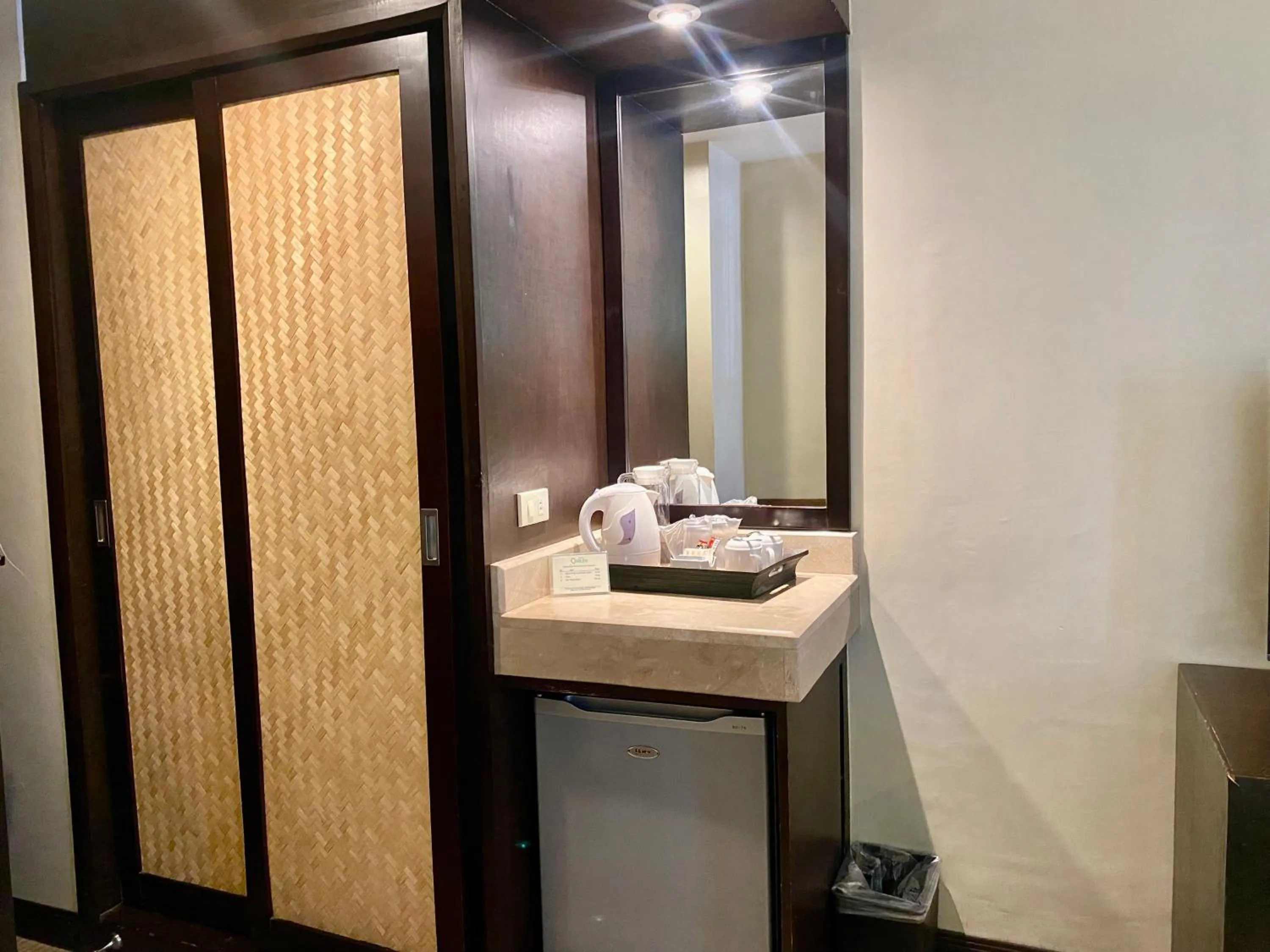 wardrobe in Circle Inn Hotel and Suites Bacolod