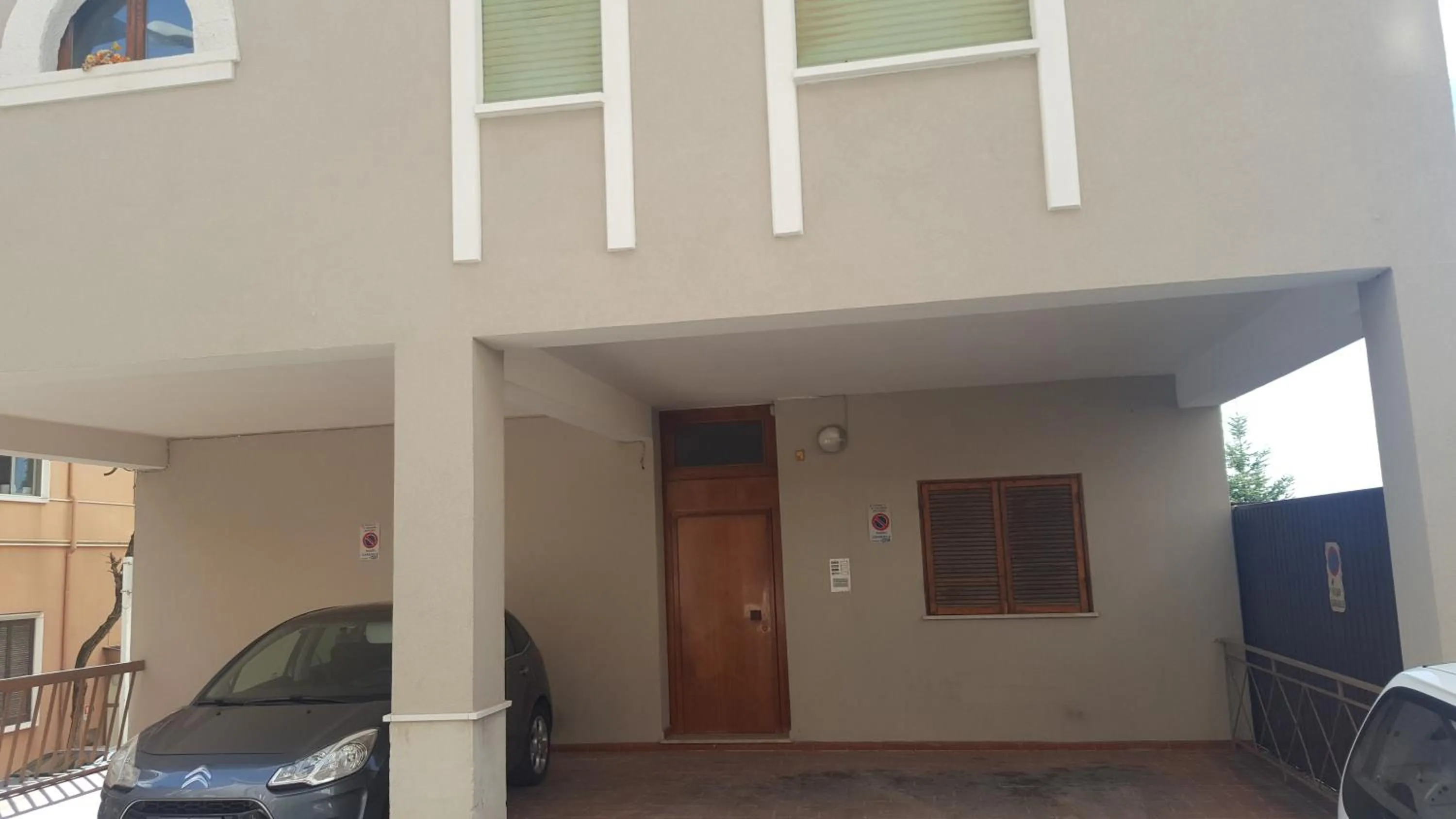 Facade/entrance in Camere Santa Rita