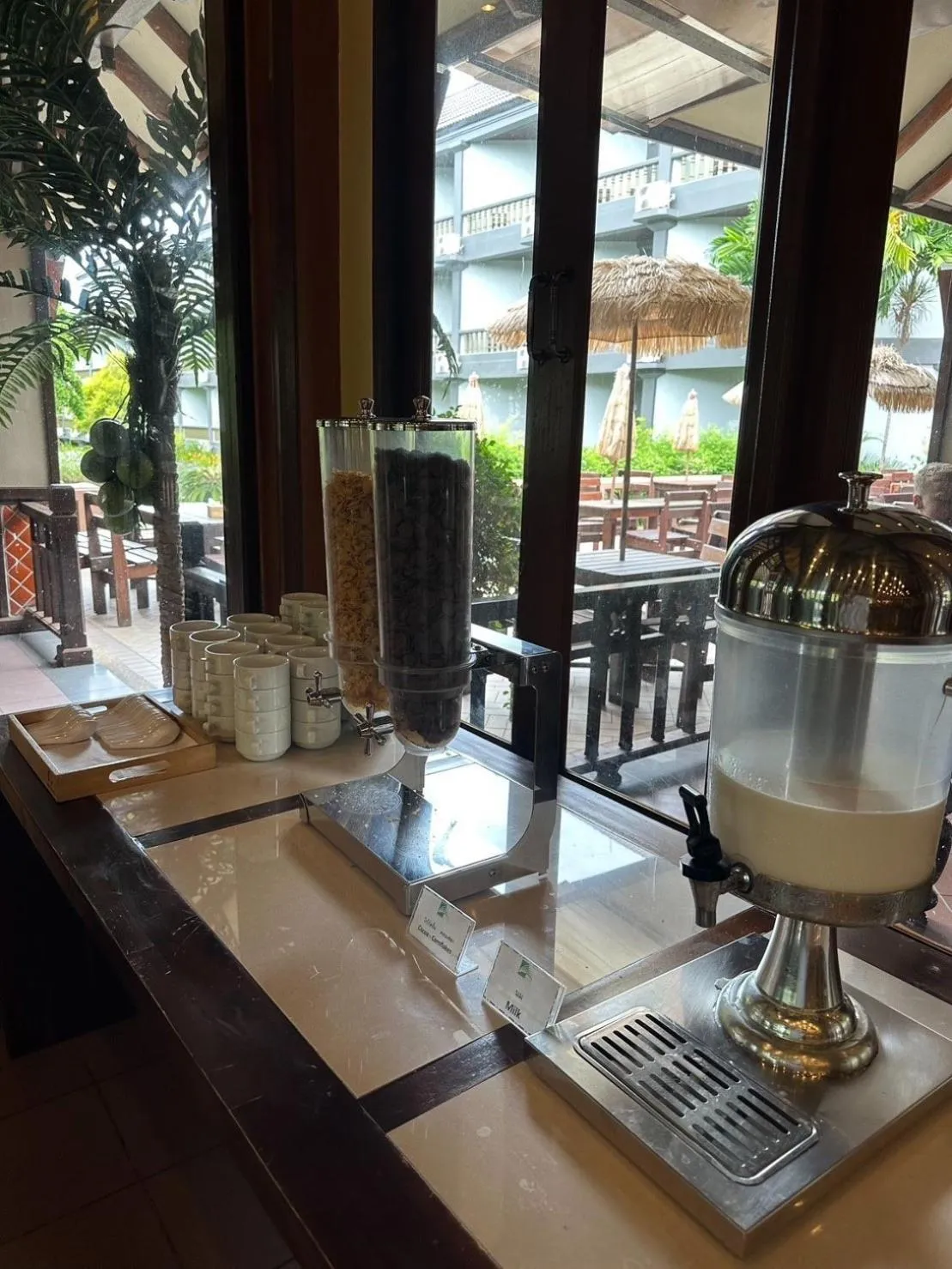 Breakfast in Botany Beach Resort Pattaya