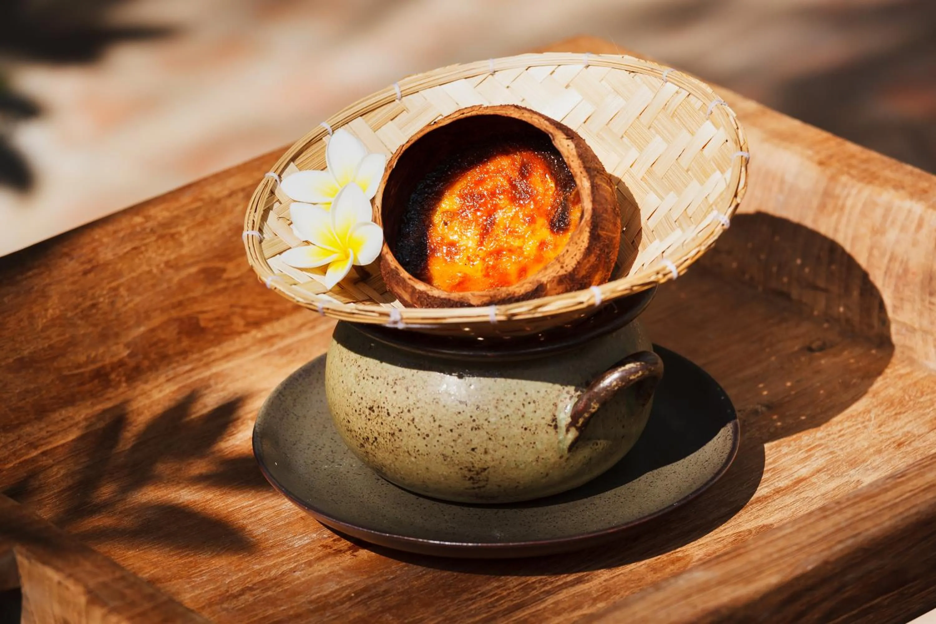 Restaurant/places to eat in Maison Dalabua