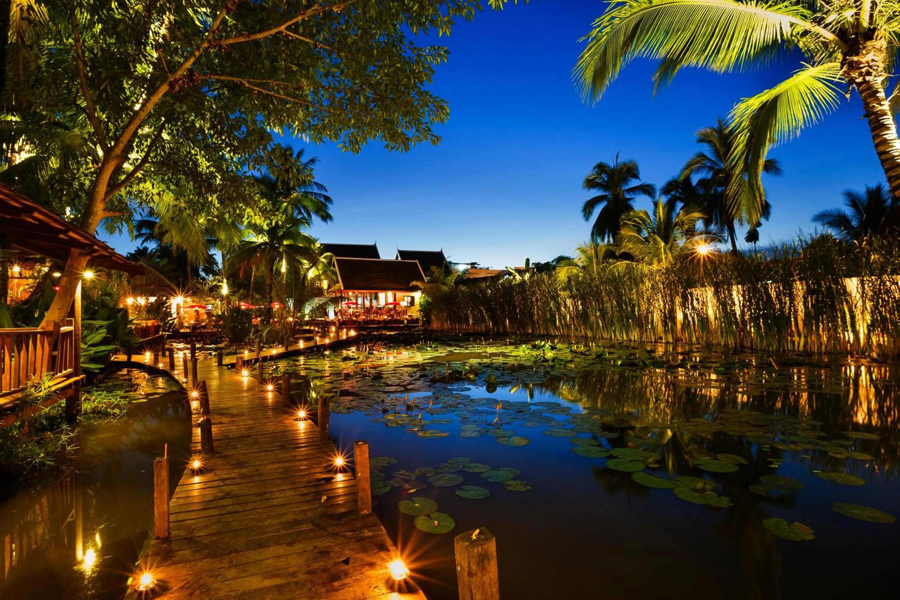 Restaurant/places to eat in Maison Dalabua