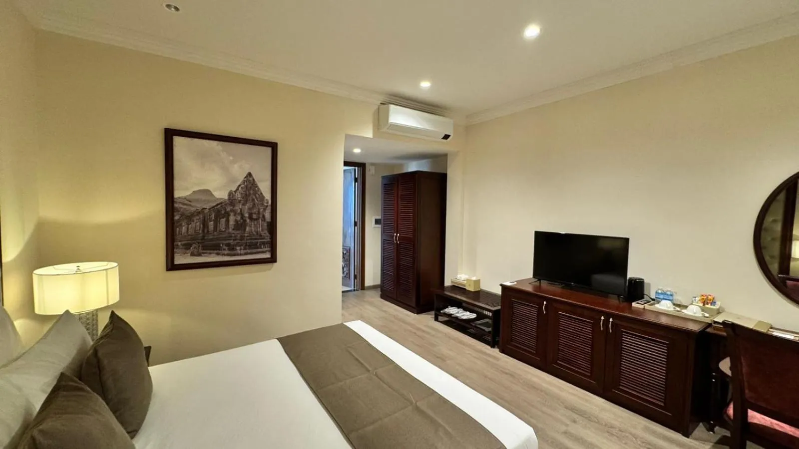 TV and multimedia in Champa Palace Hotel