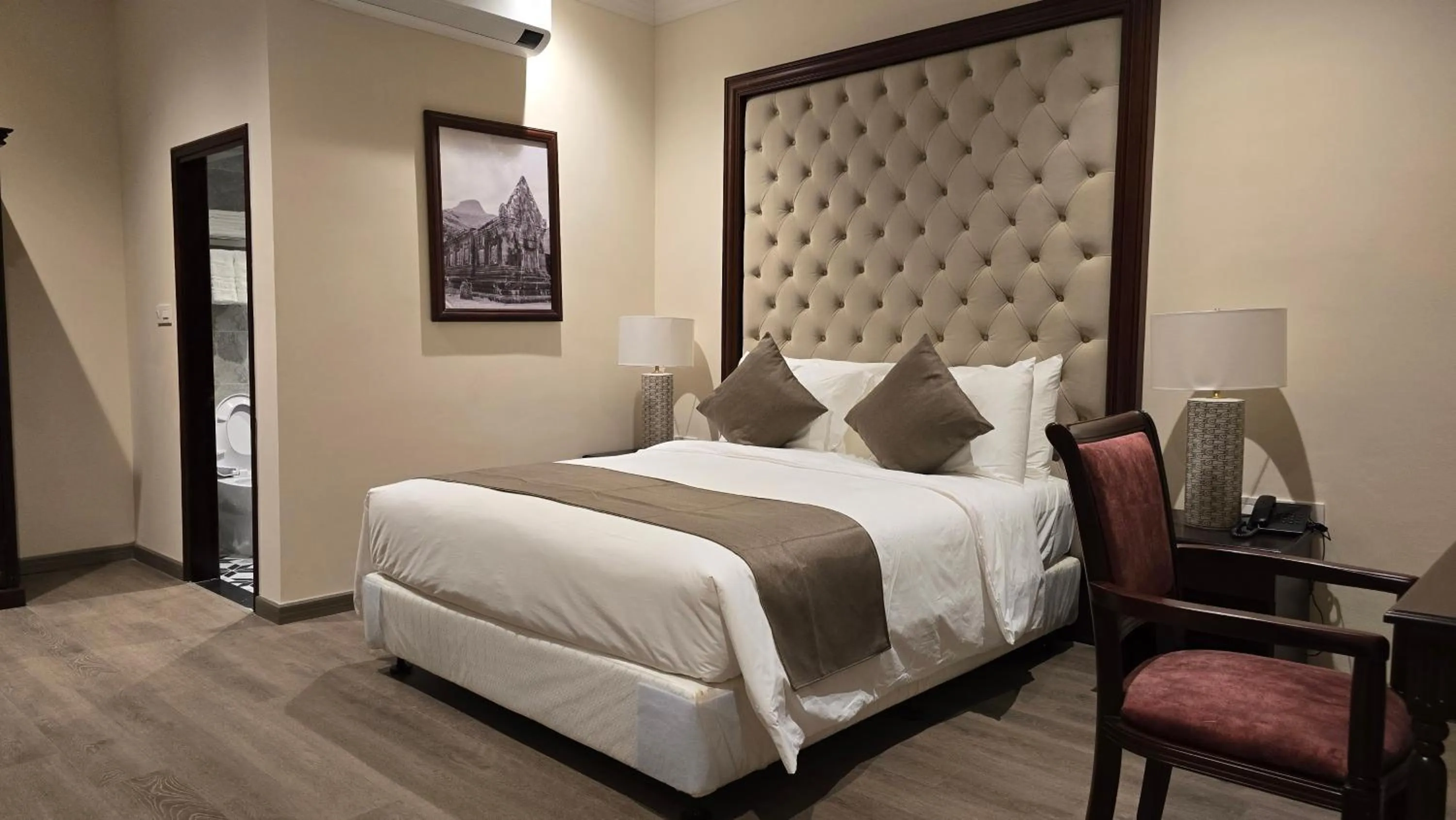 Bedroom, Bed in Champa Palace Hotel