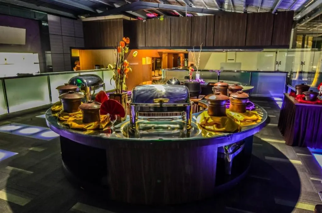 Restaurant/places to eat in El Cavana Bandung