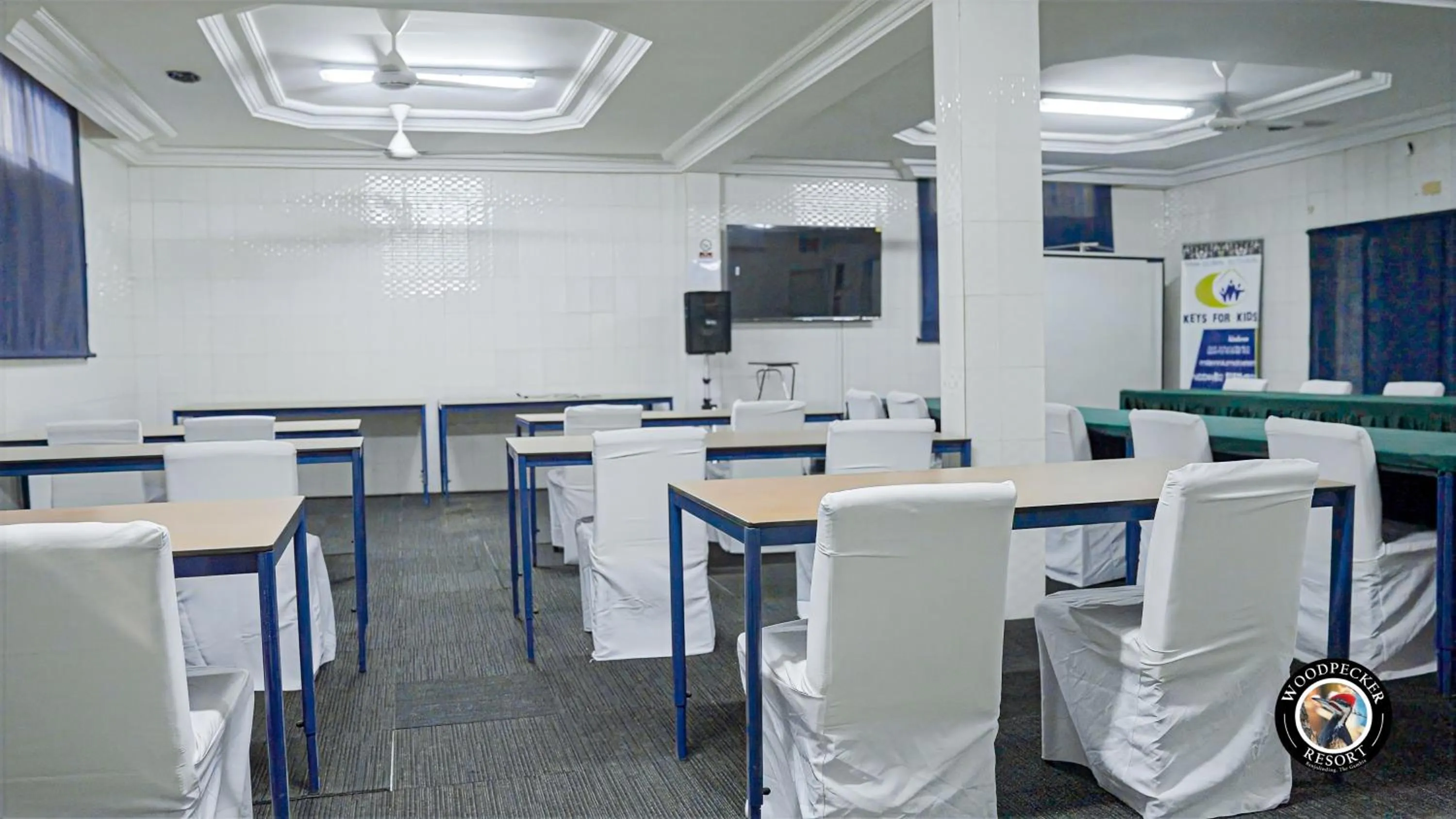 Meeting/conference room in Woodpecker Resort Hotel