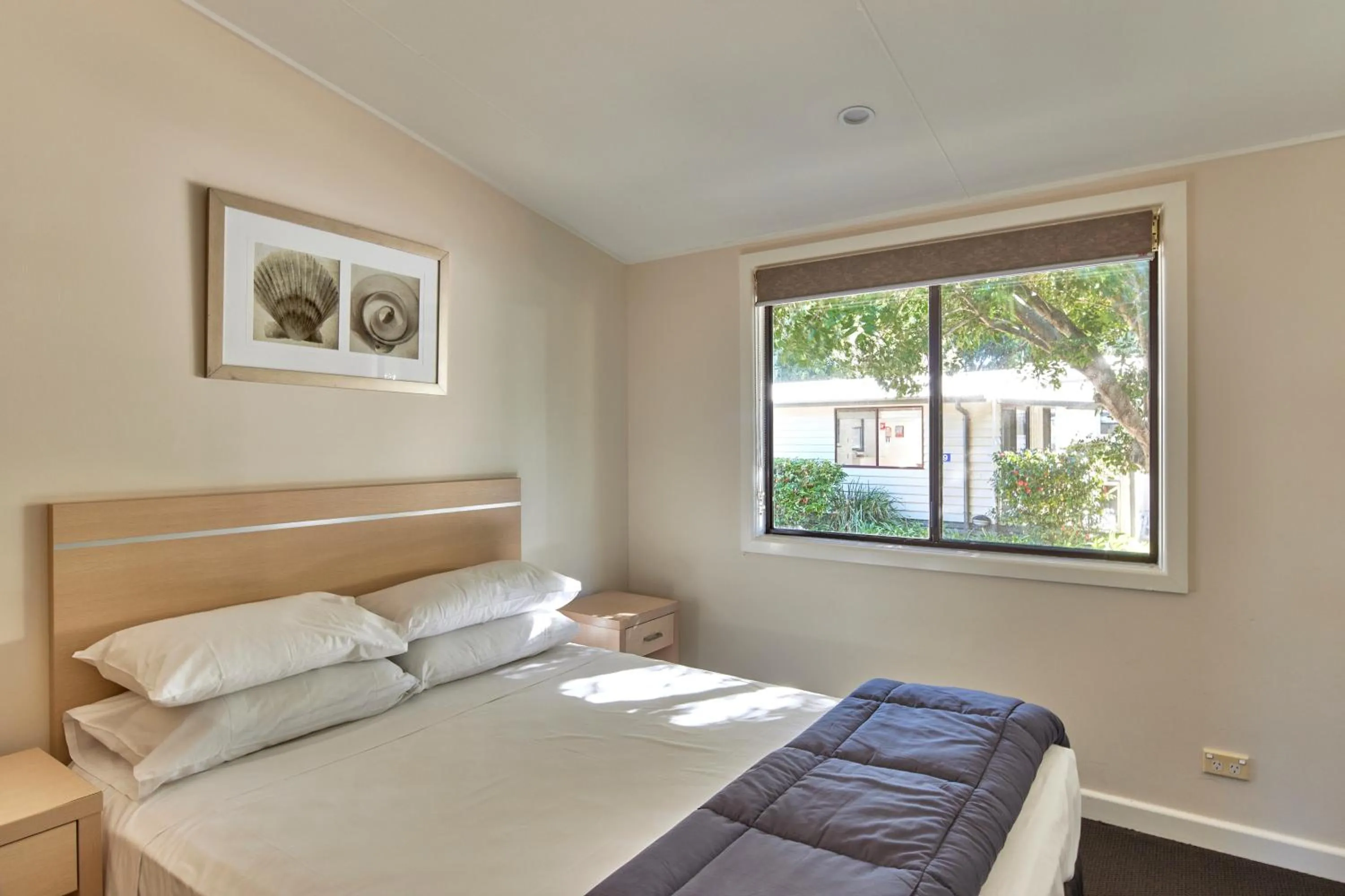 Bed in Big4 Sydney Lakeside Holiday Park