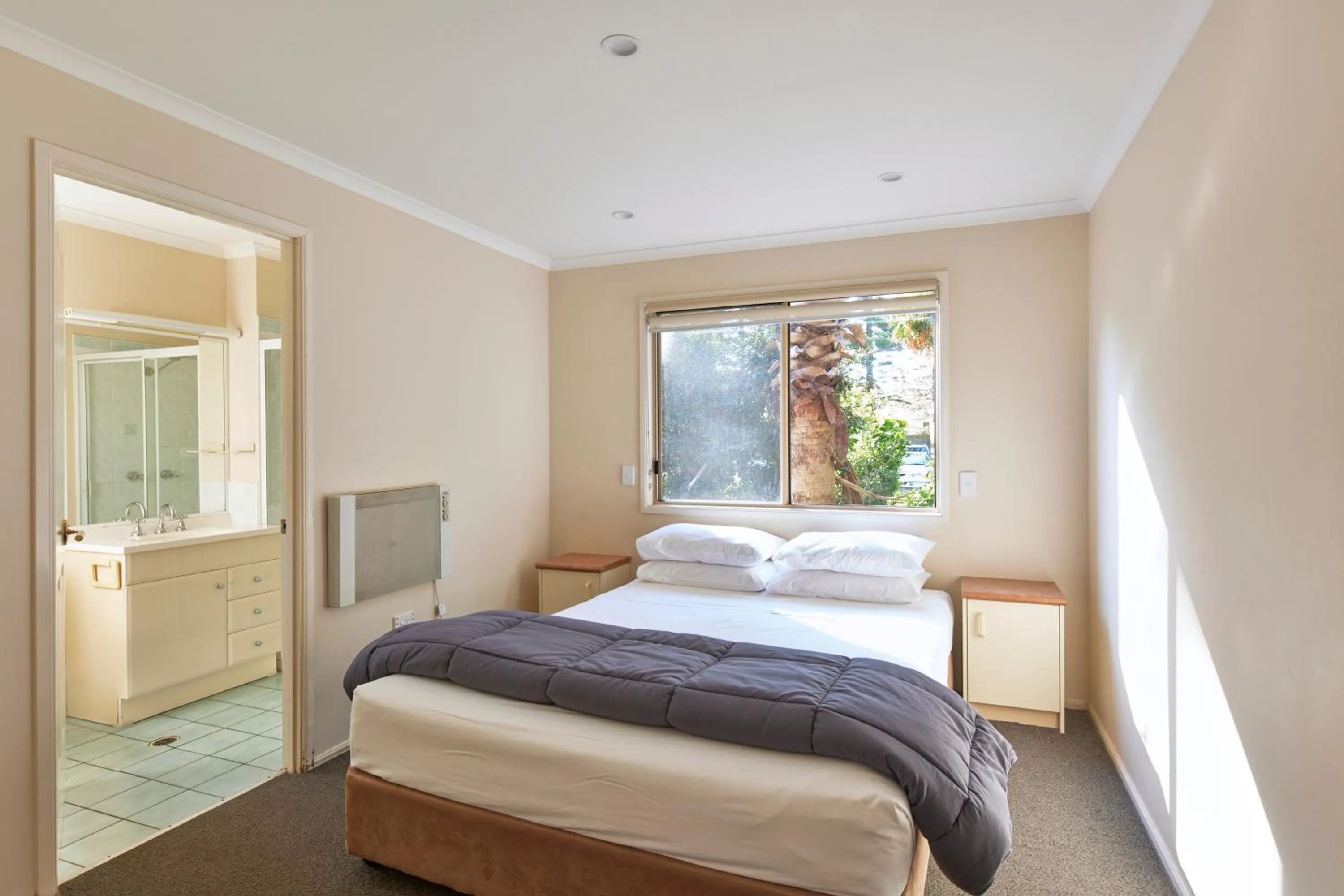 Bed in Big4 Sydney Lakeside Holiday Park