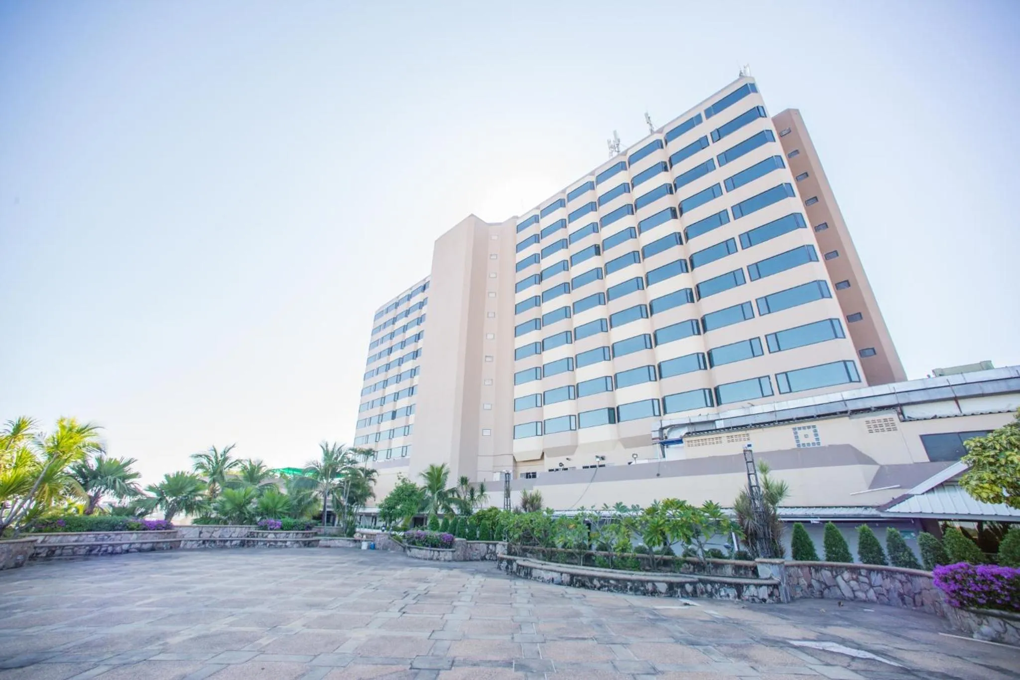 Topland Hotel & Convention Centre