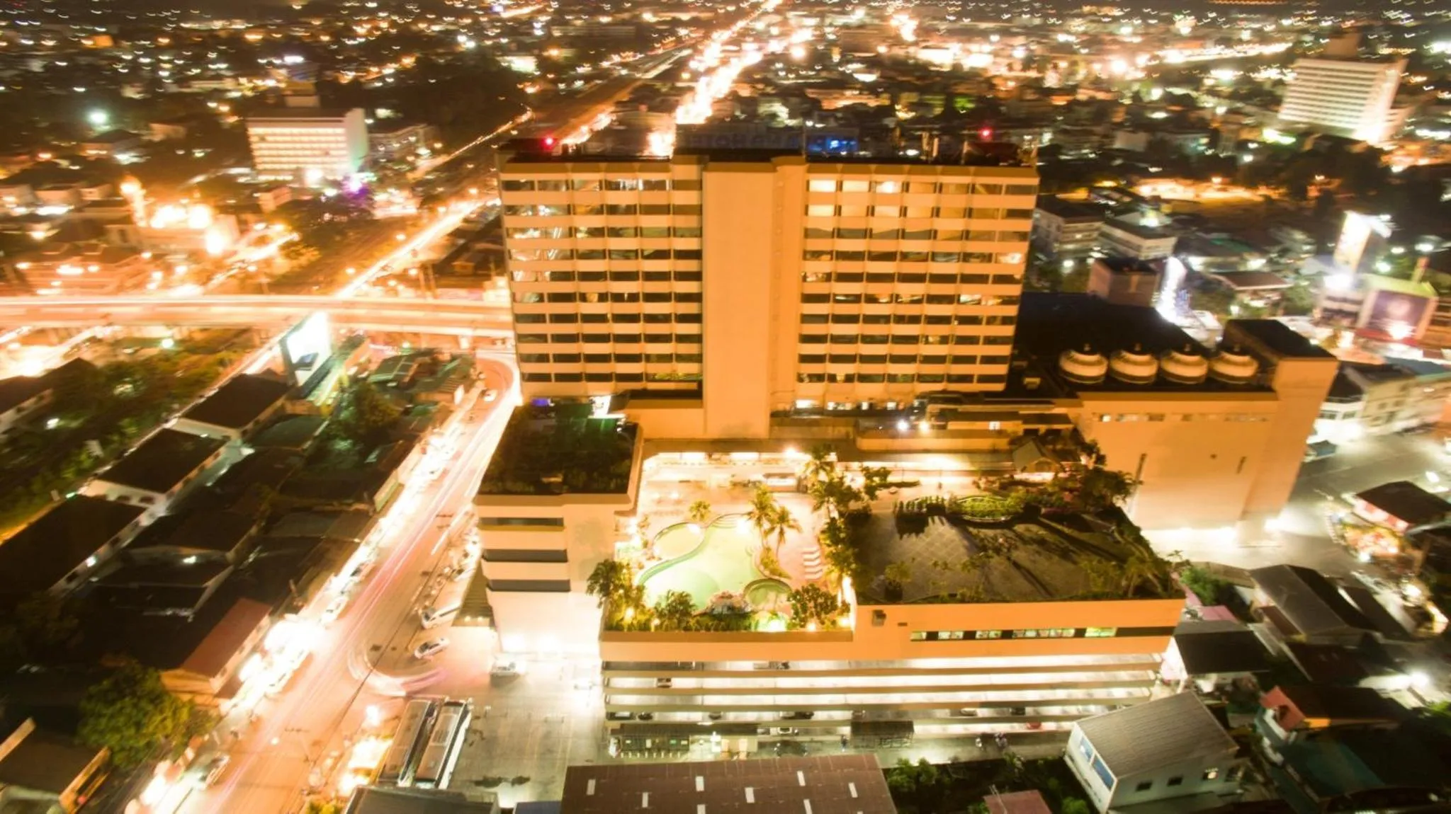 Topland Hotel & Convention Centre