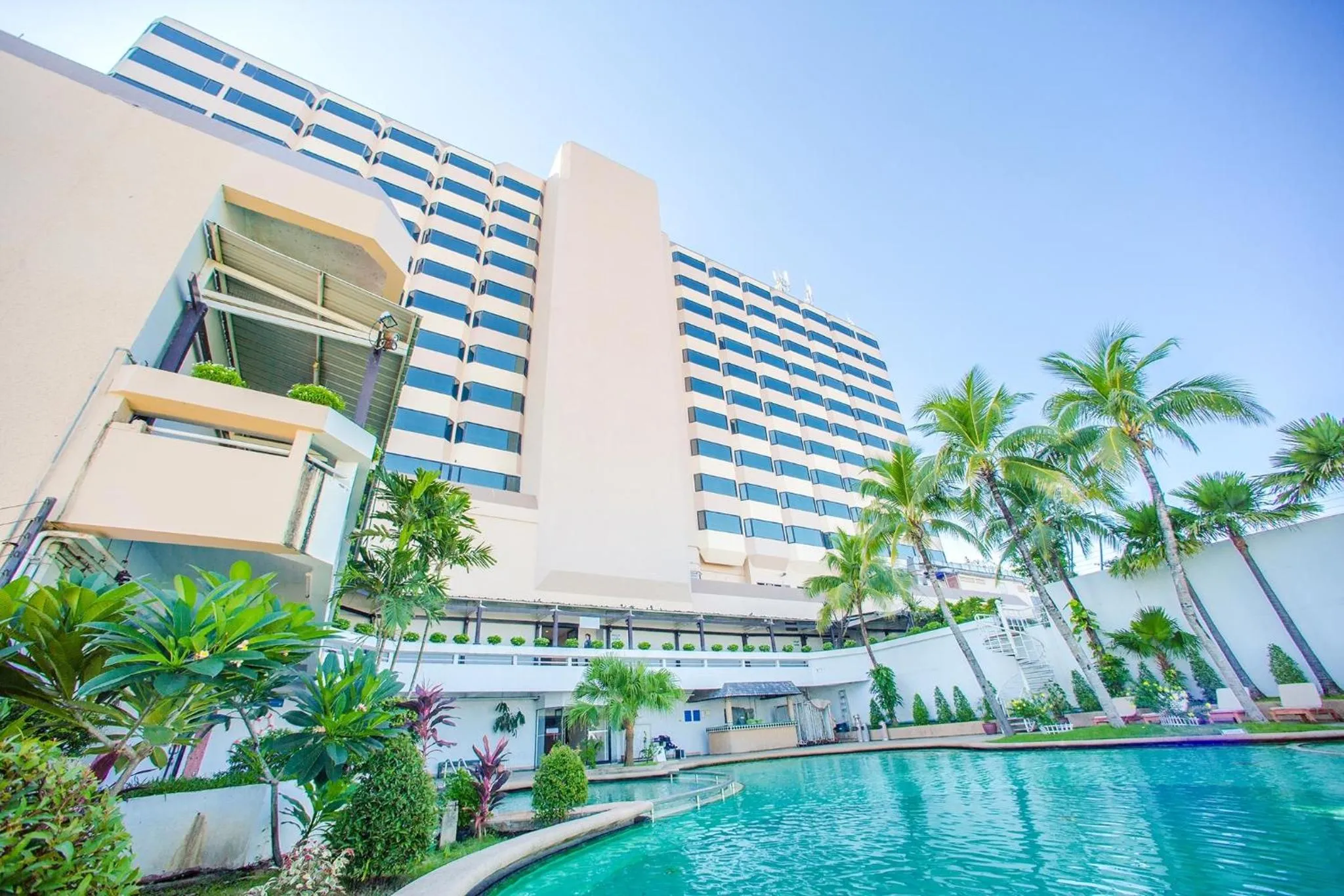 Topland Hotel & Convention Centre