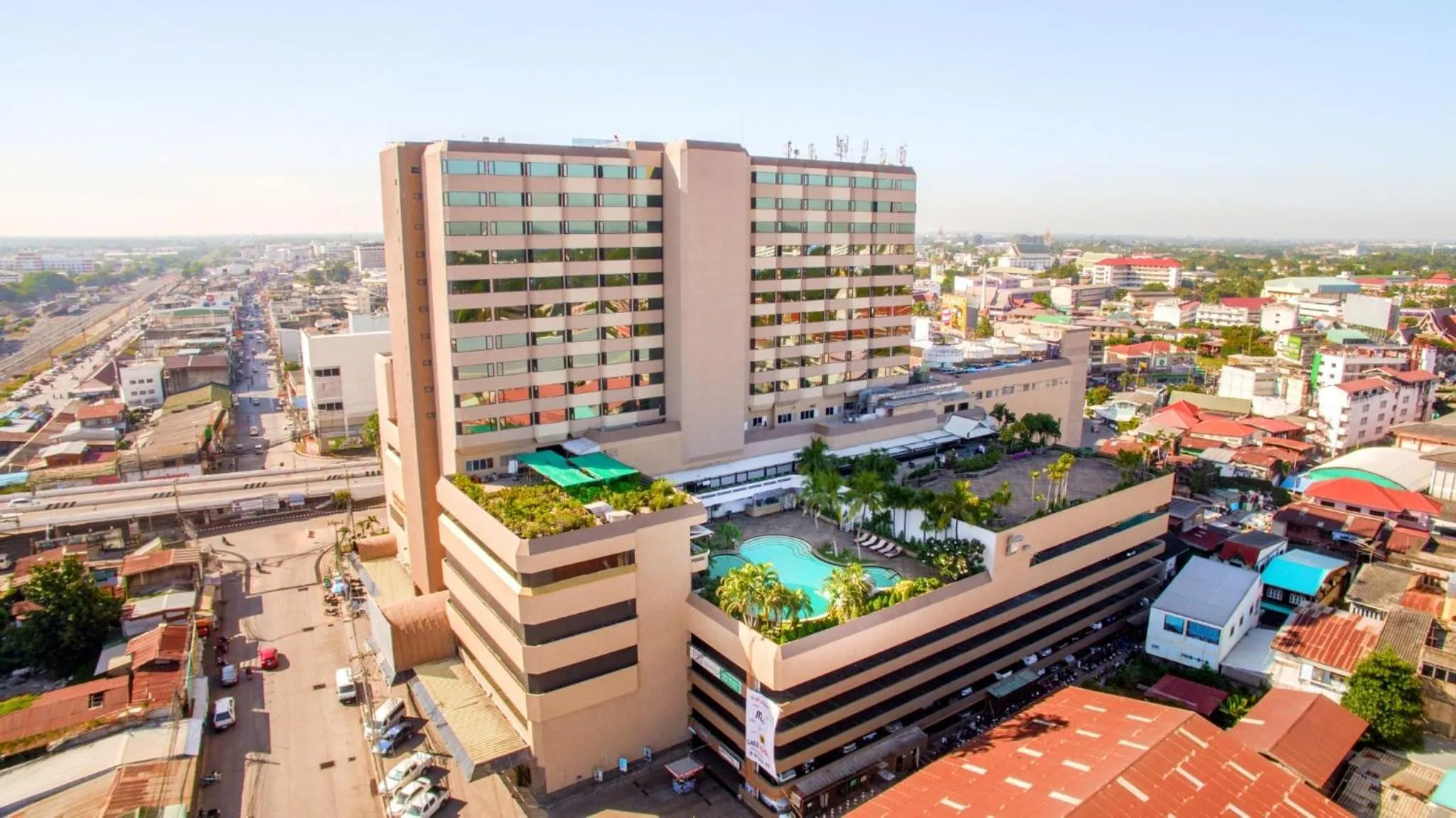 Topland Hotel & Convention Centre