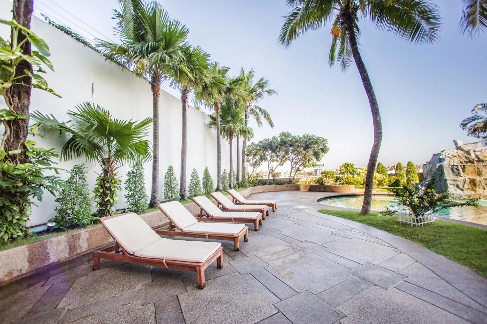 Topland Hotel & Convention Centre