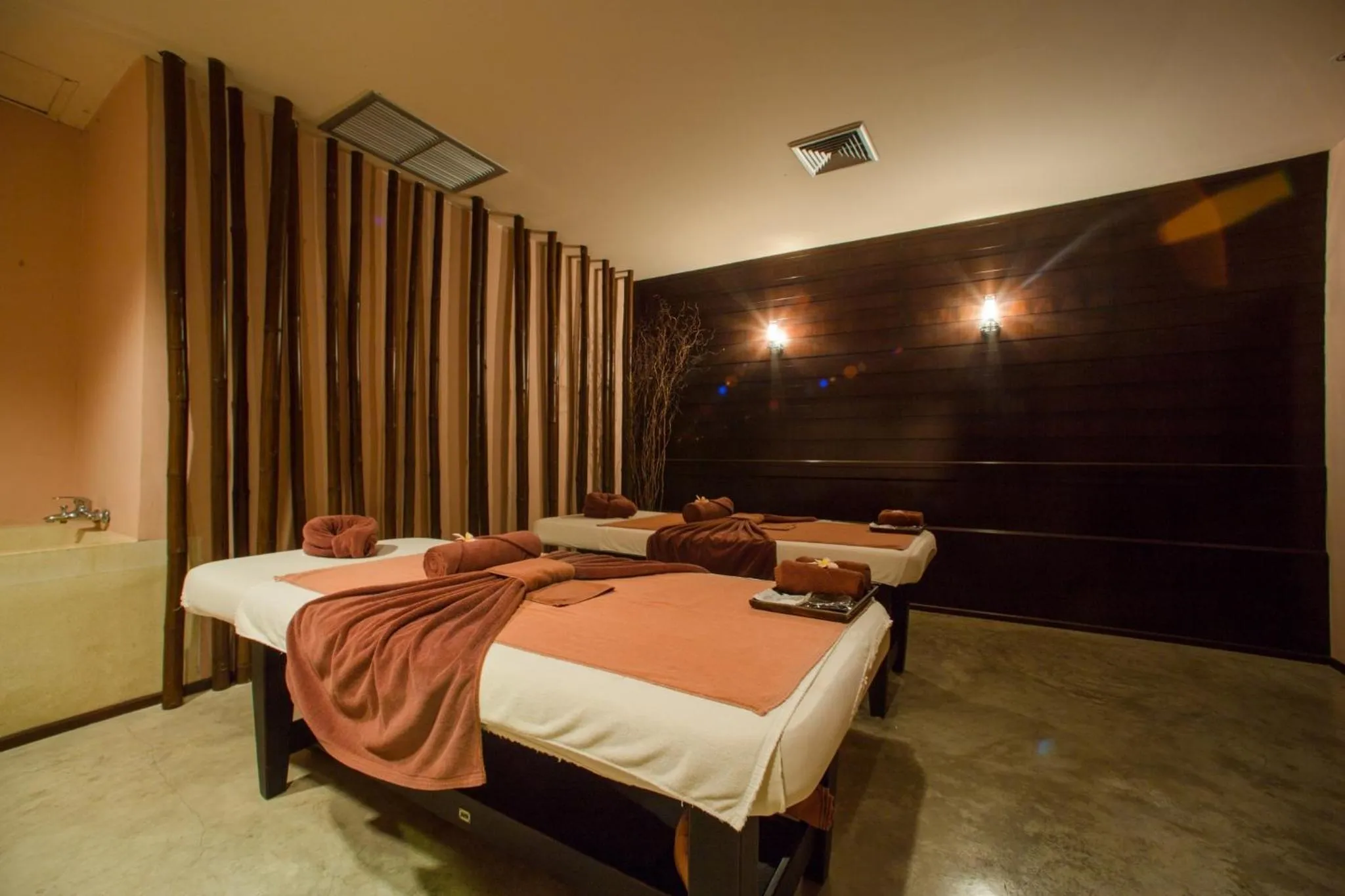 Bed in Topland Hotel & Convention Centre