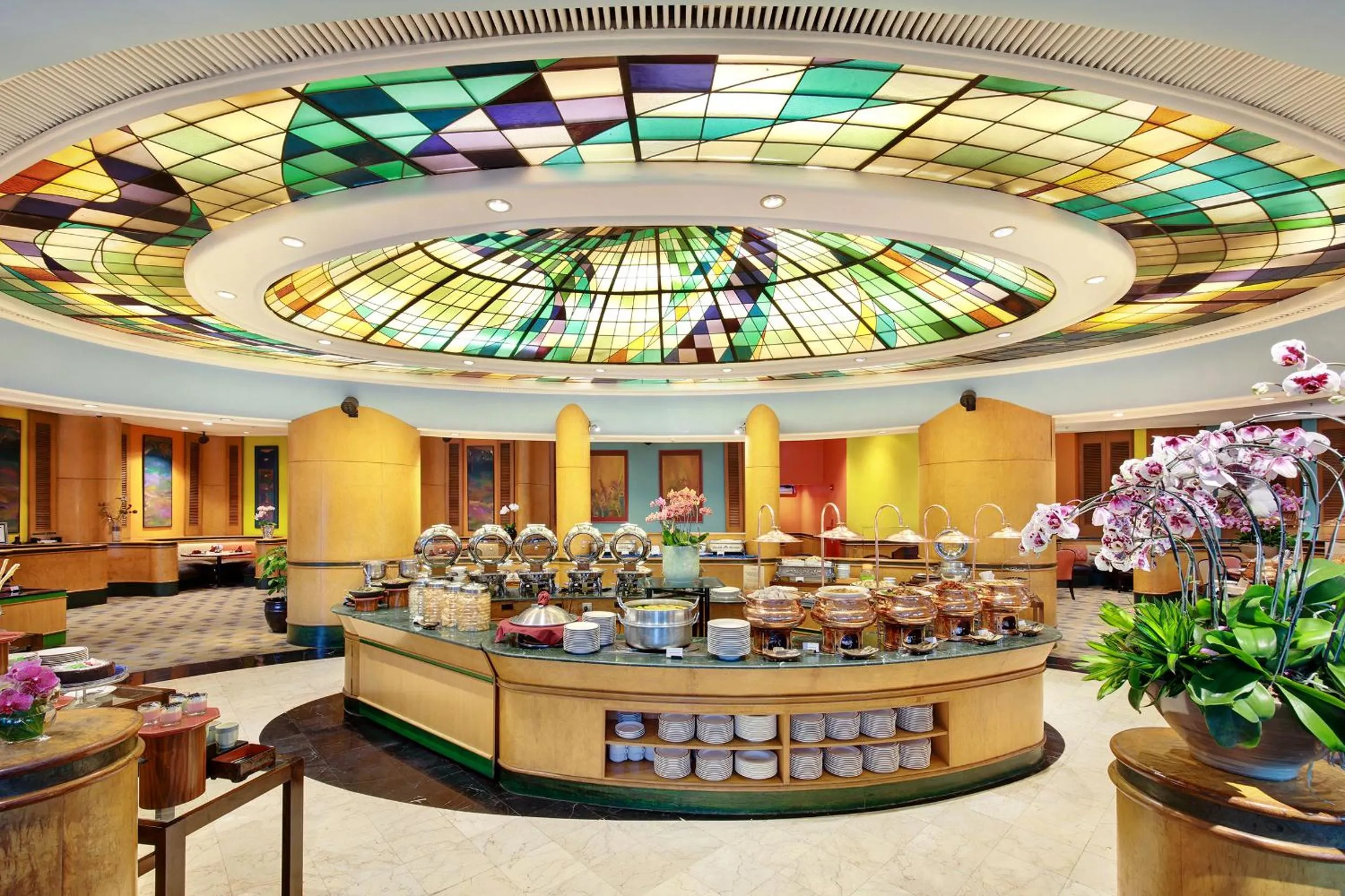 Restaurant/places to eat in Lumire Hotel & Convention Centre