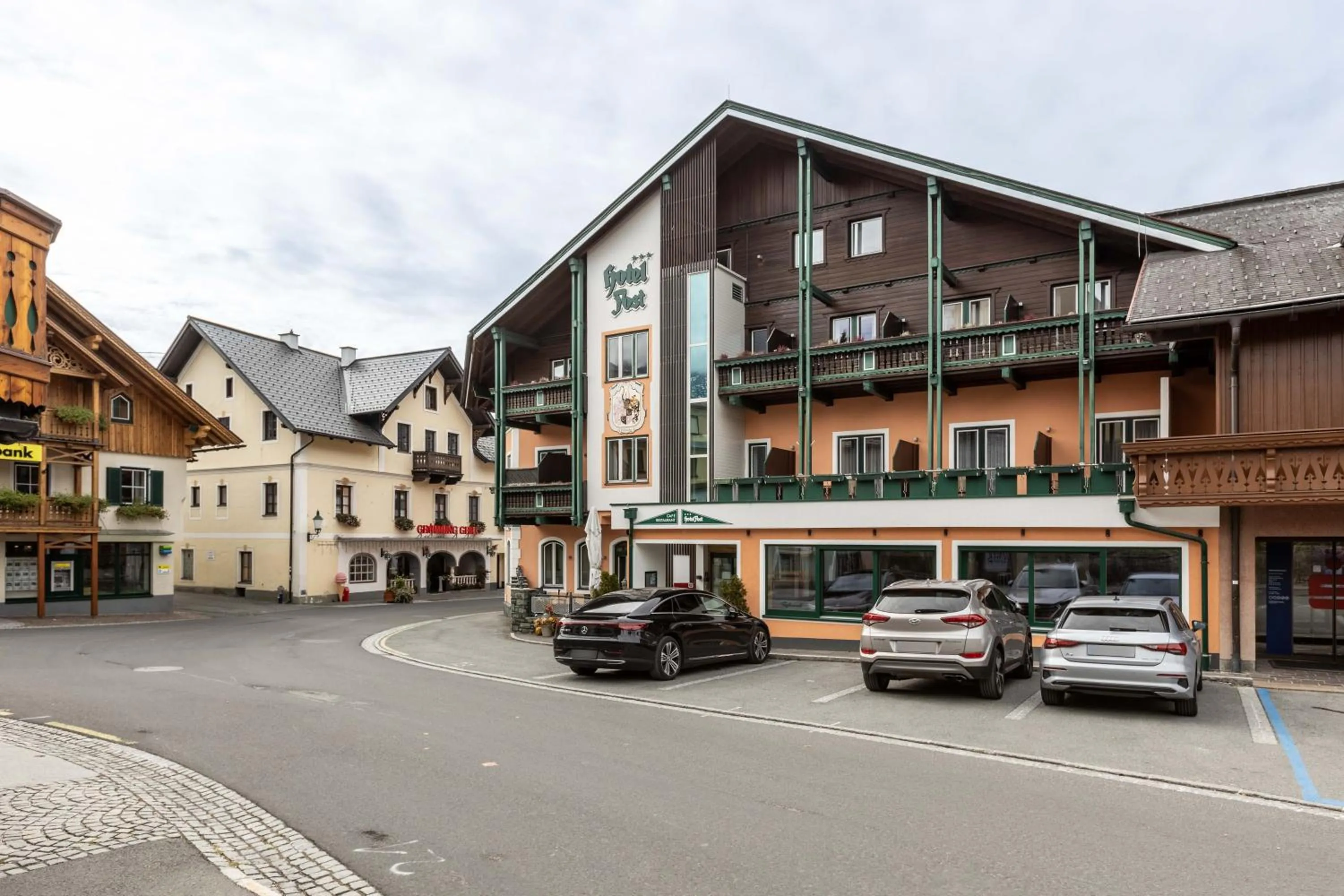 Hotel Post by keyone