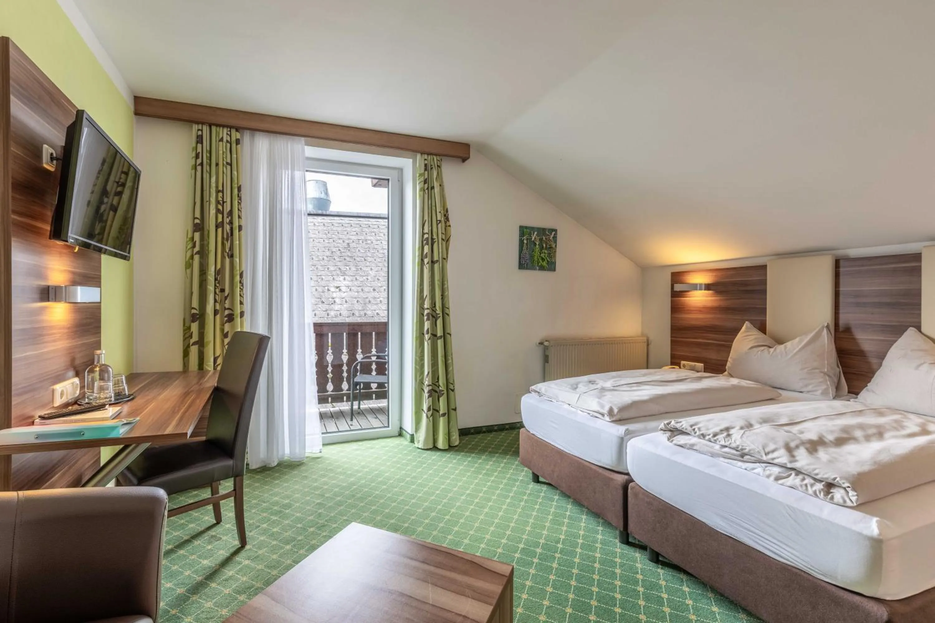 Bed in Hotel Post by keyone