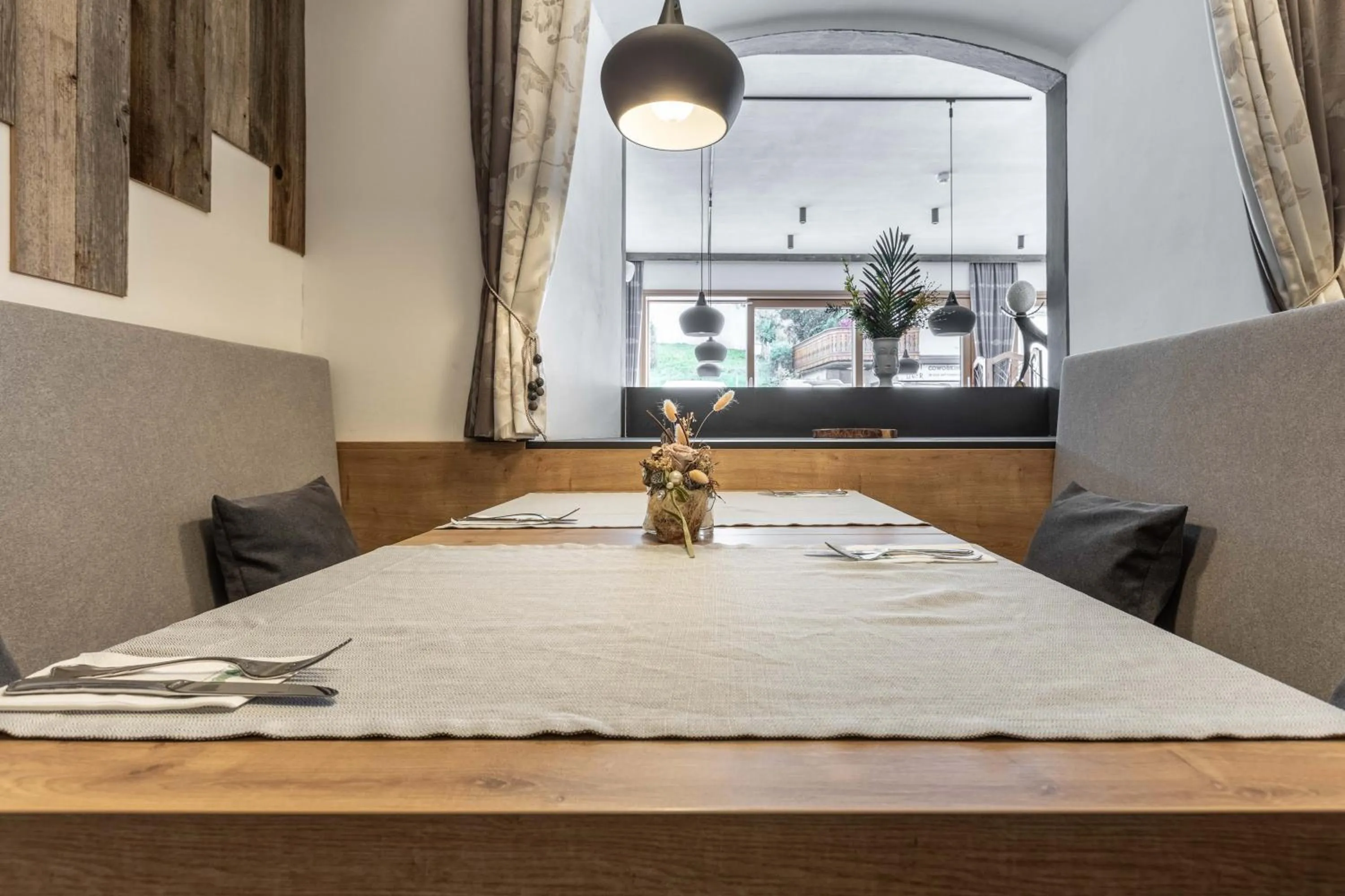 Hotel Post by keyone