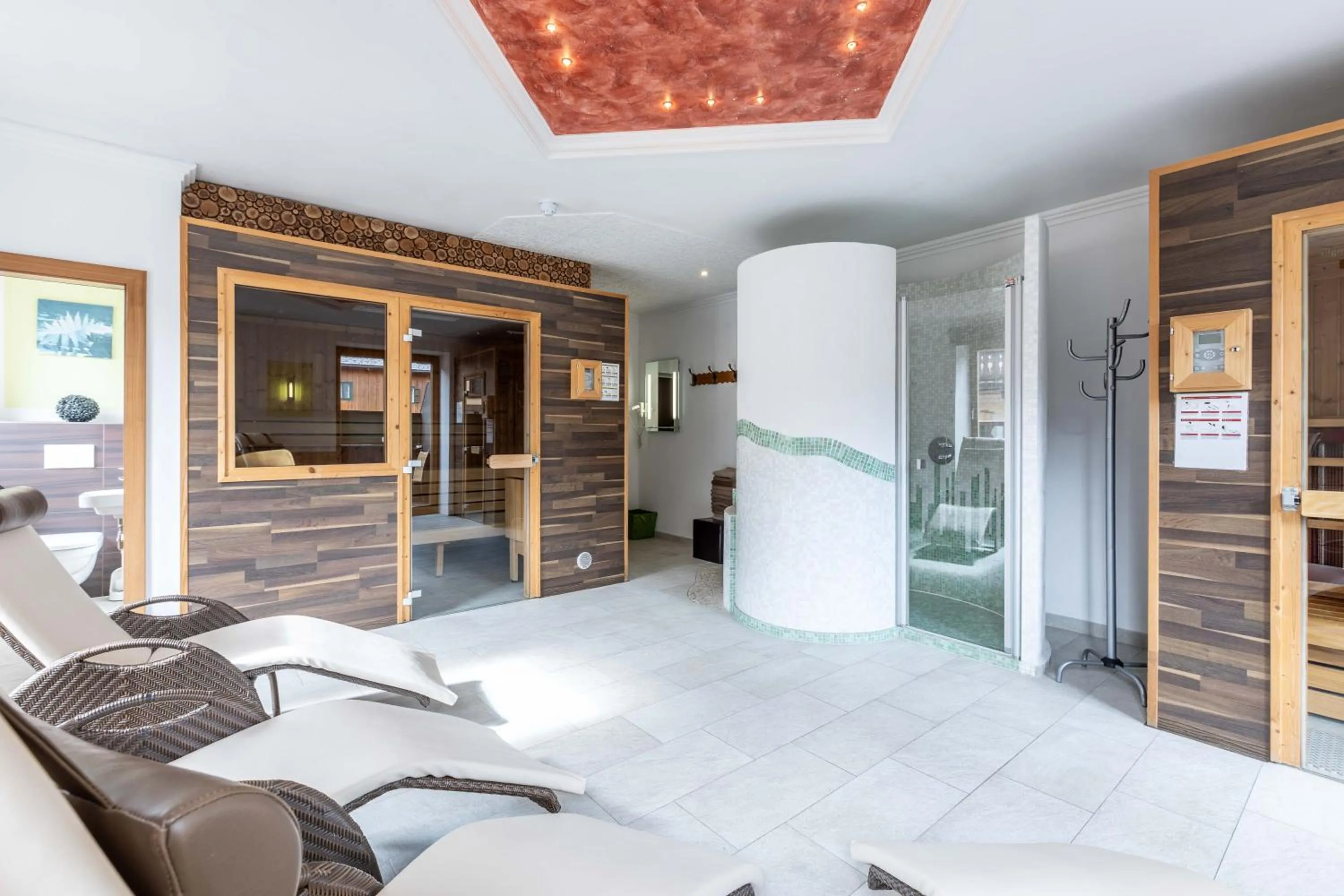 Hotel Post by keyone