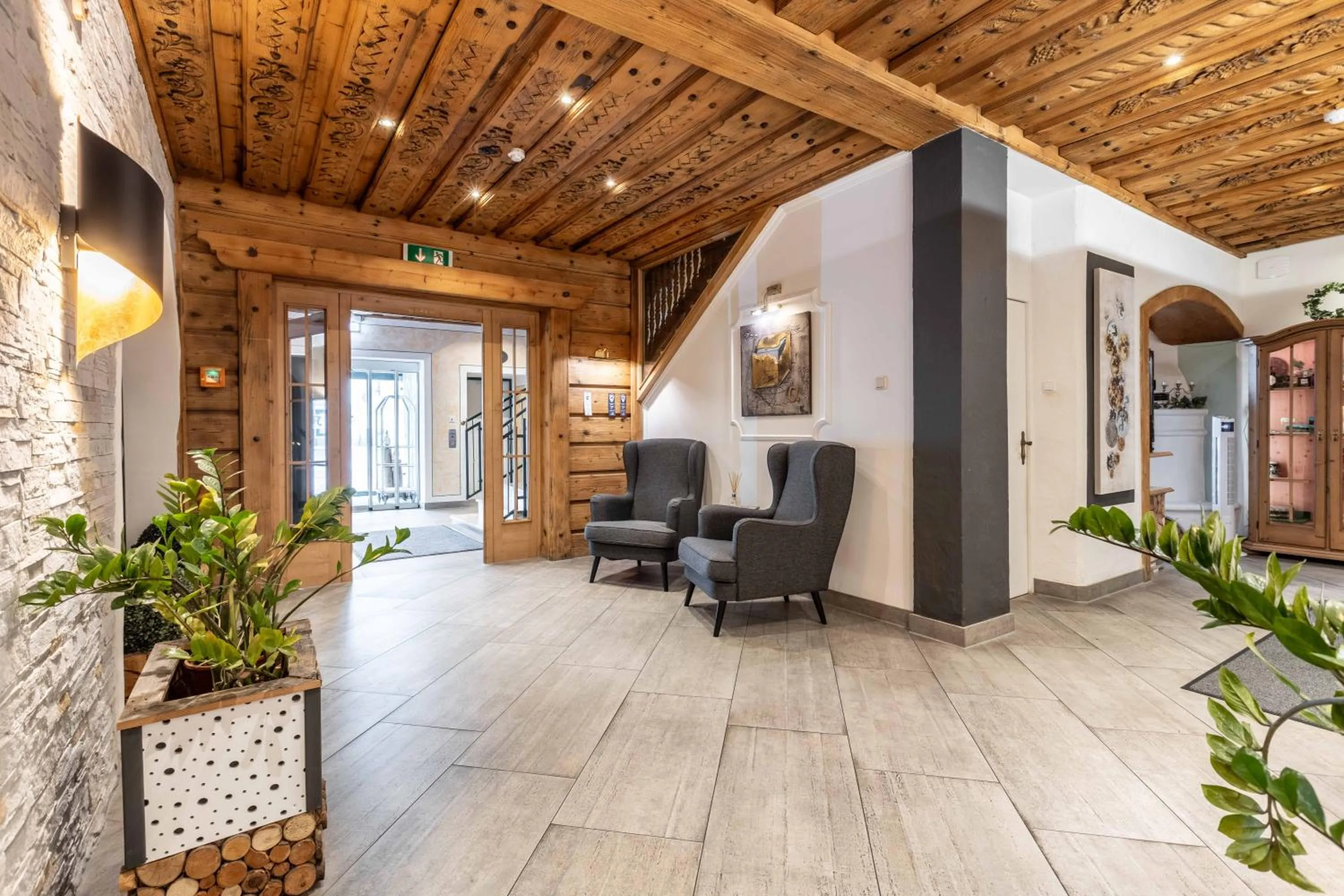 Hotel Post by keyone