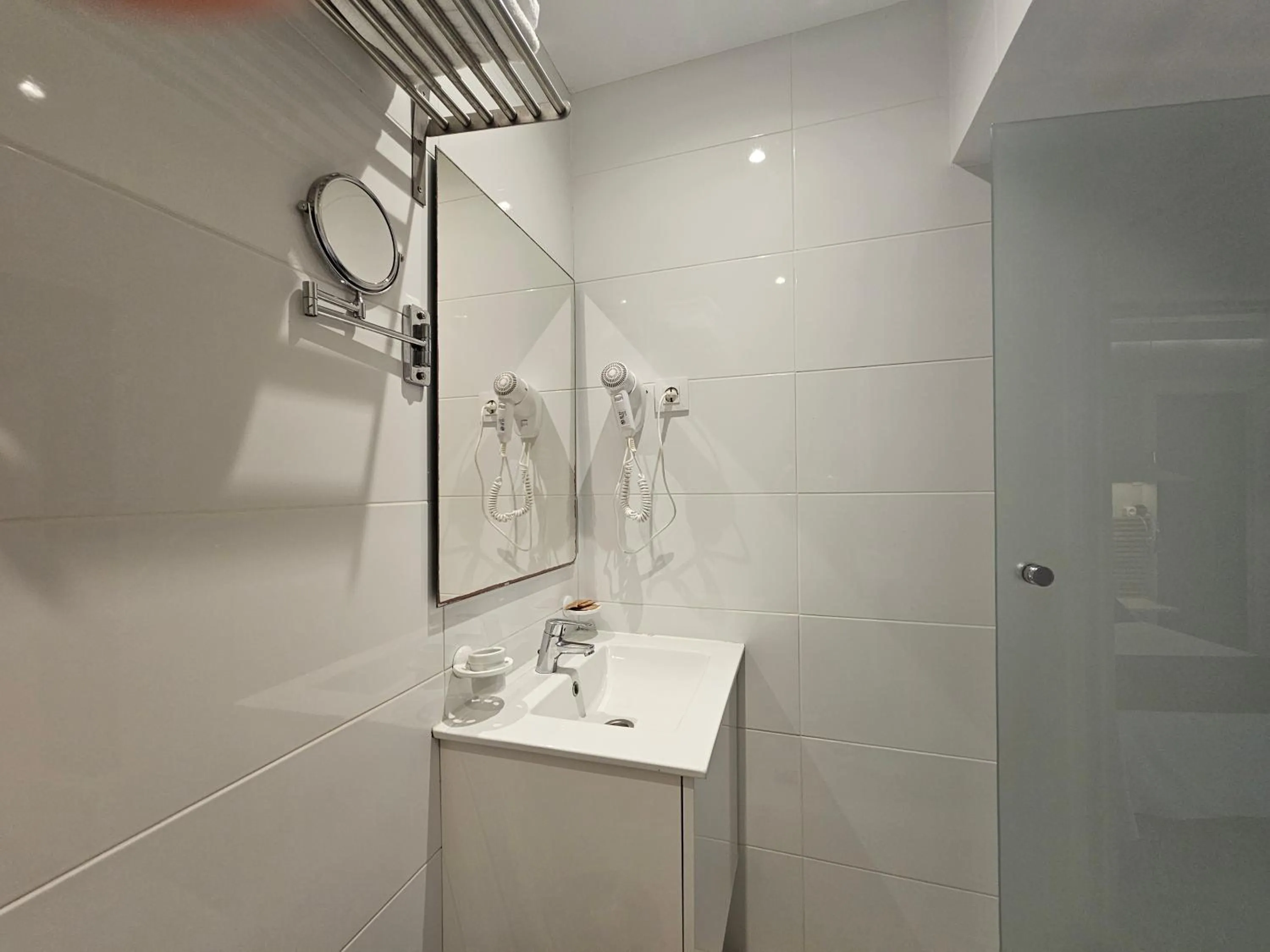 Shower in Hotel Palermo