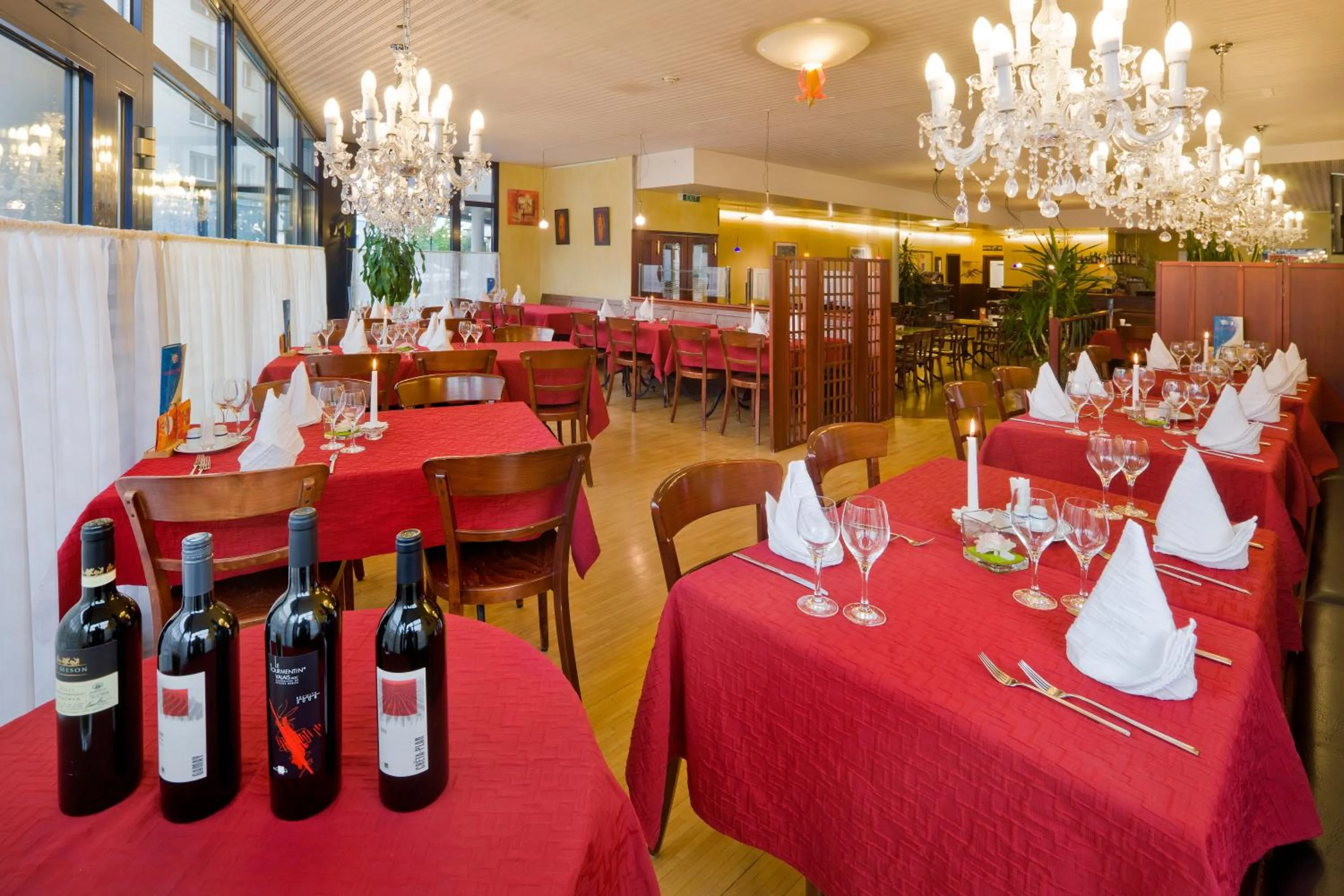 Restaurant/places to eat in Good Night Inn