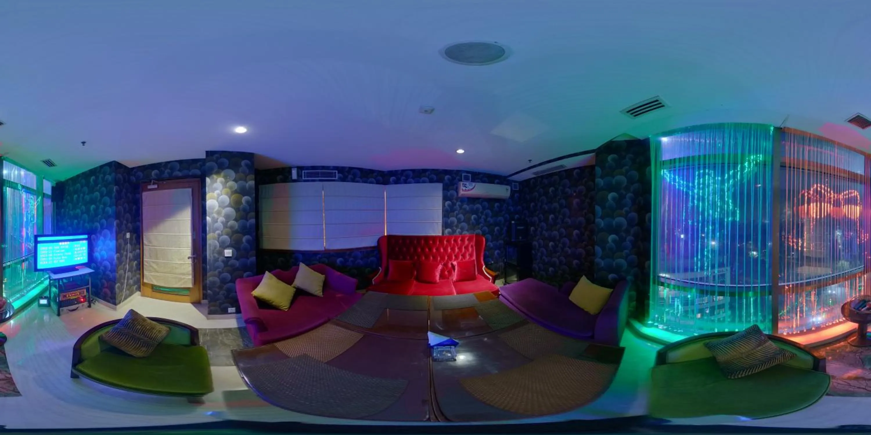 Evening entertainment in SkyCity Hotel Gurgaon