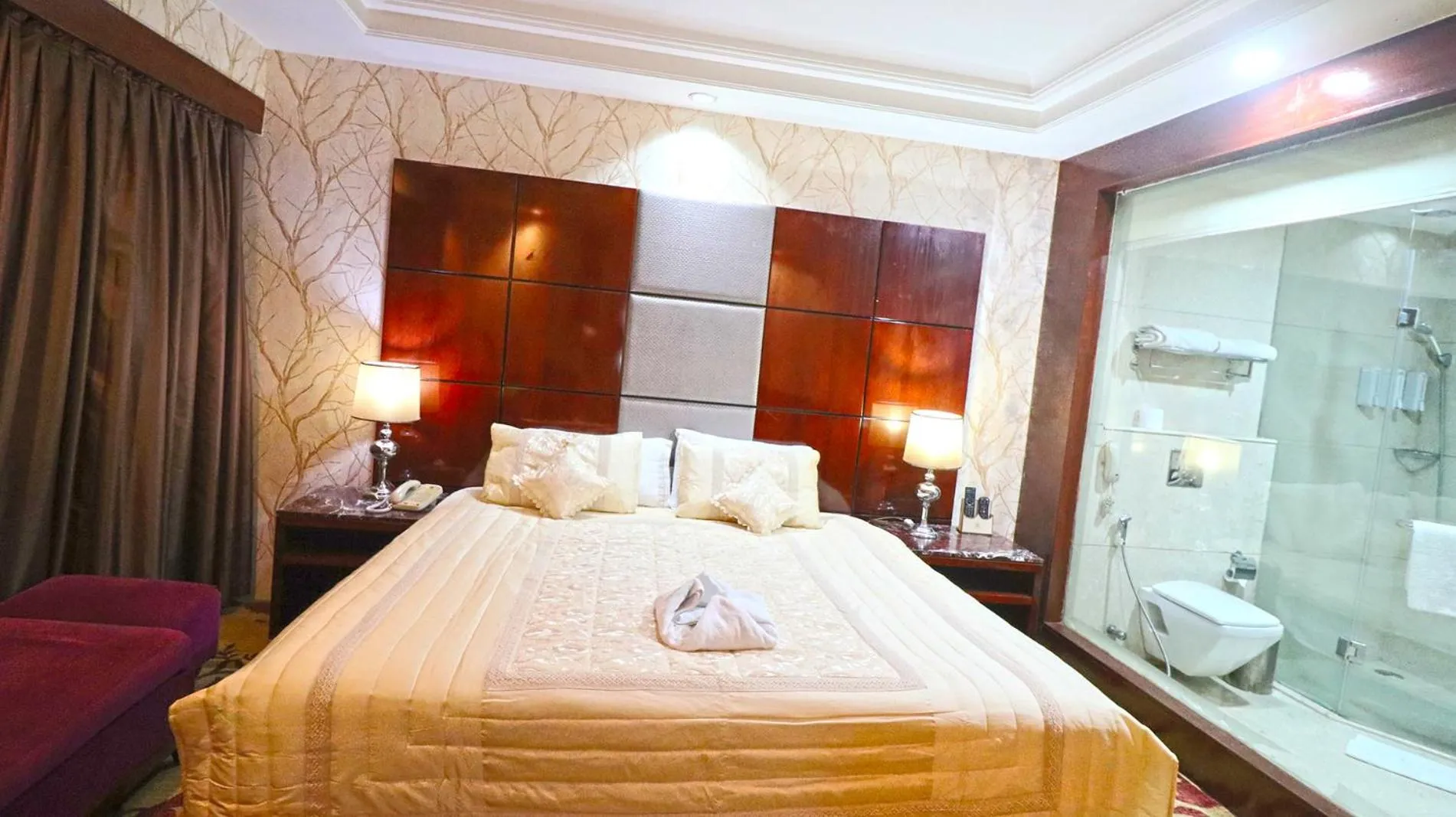 Bed in SkyCity Hotel Gurgaon