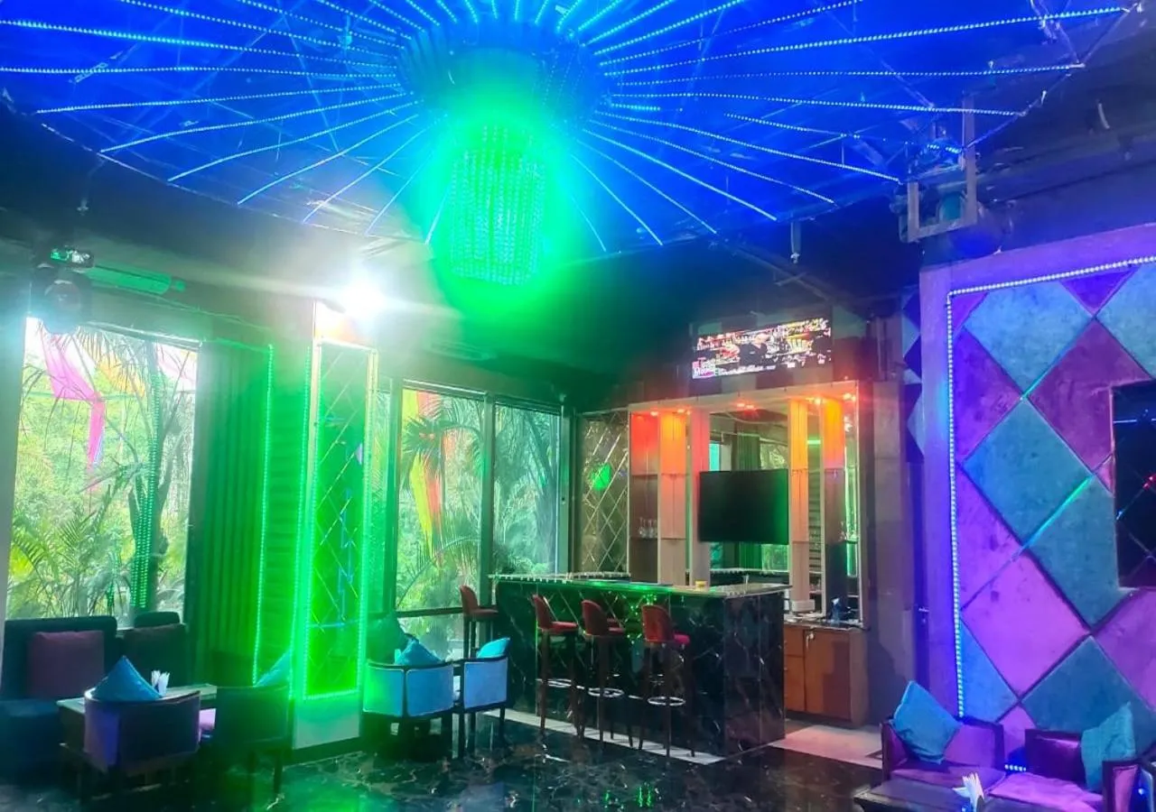 Nightclub / DJ in SkyCity Hotel Gurgaon