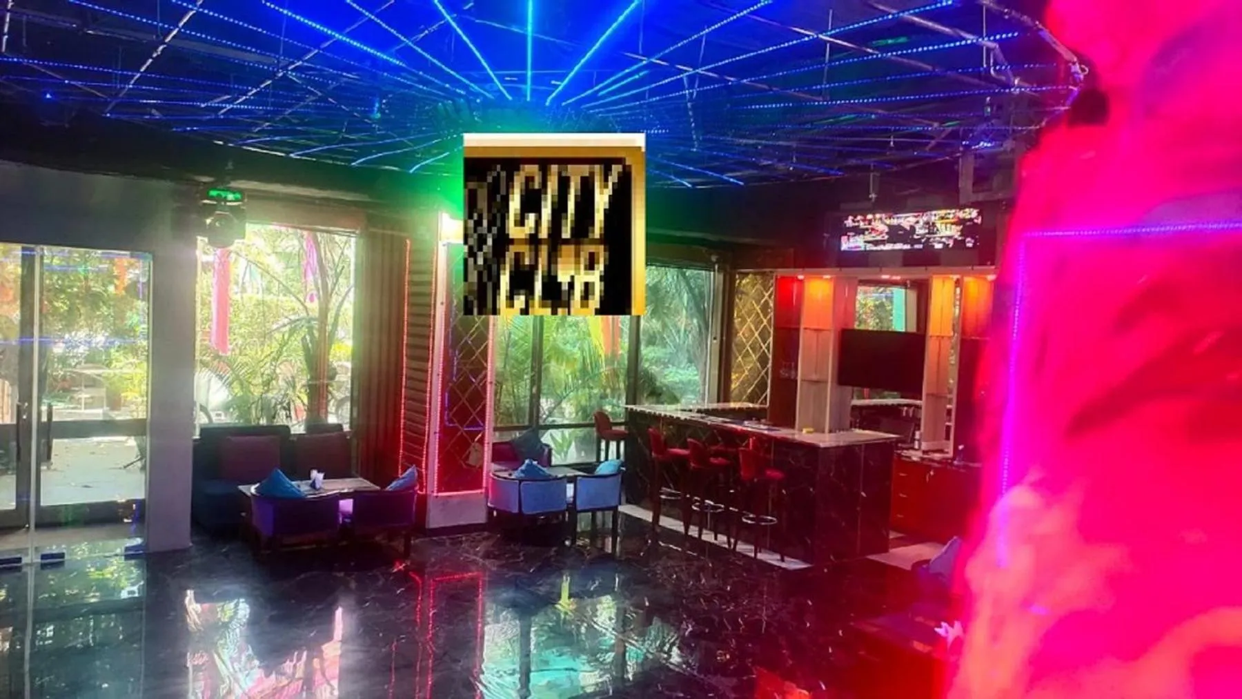 Evening entertainment in SkyCity Hotel Gurgaon