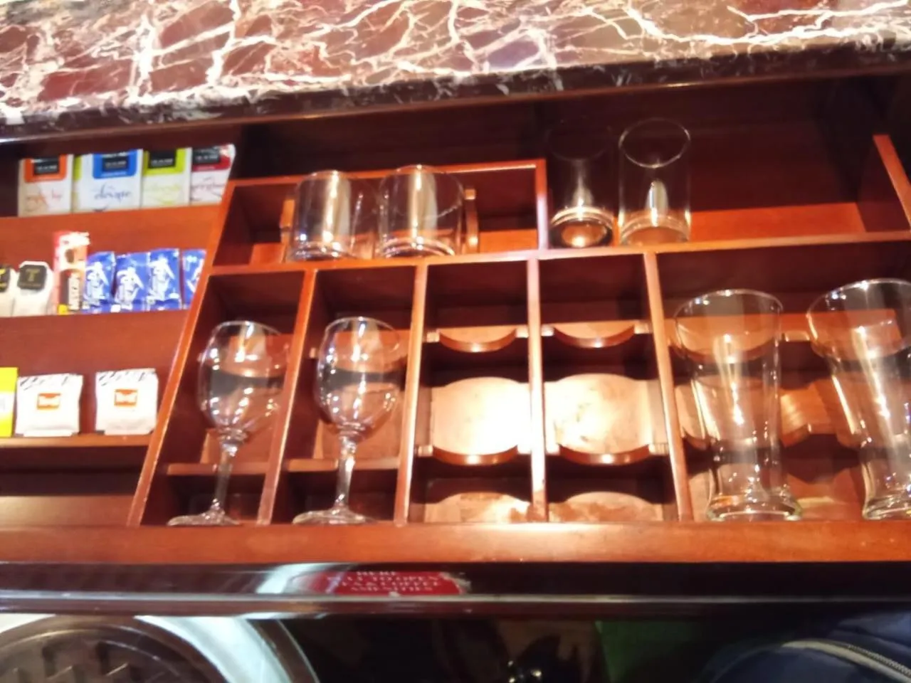 Coffee/tea facilities in SkyCity Hotel Gurgaon