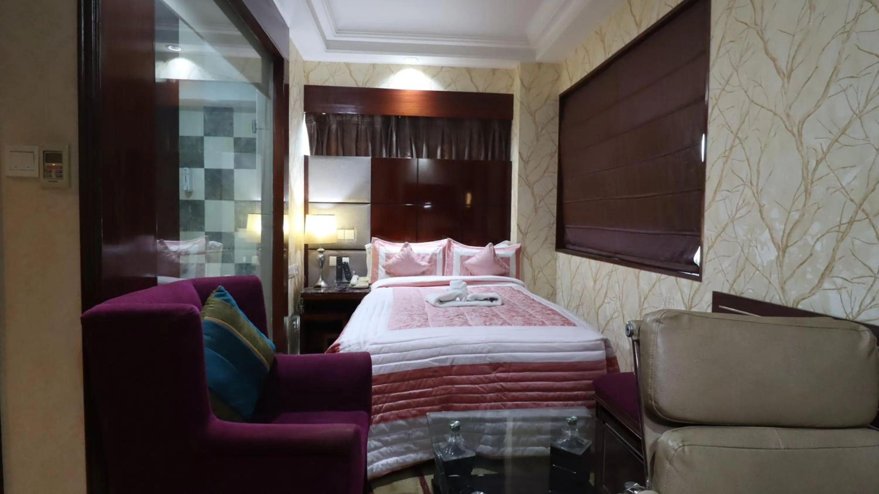 Bed in SkyCity Hotel Gurgaon