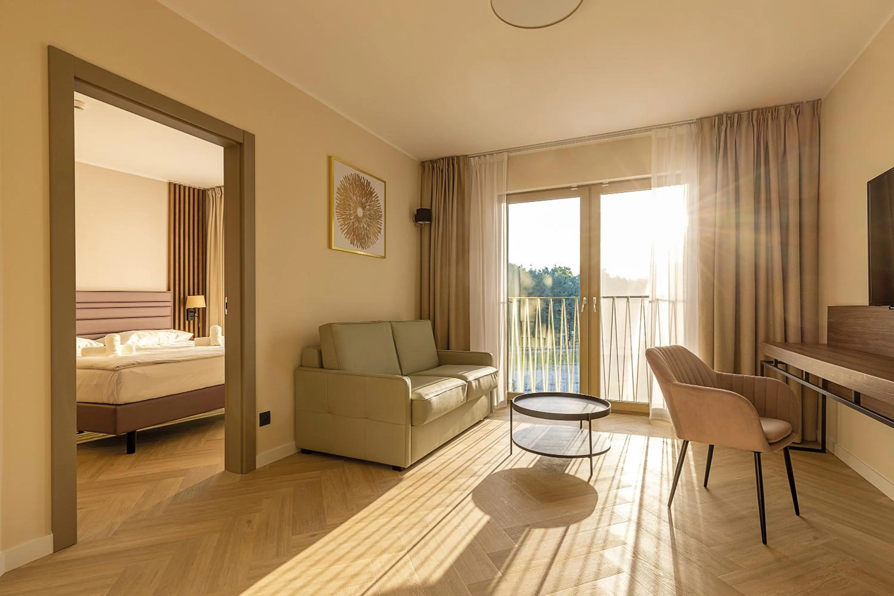 Living room, Bed in Hotel Meridian