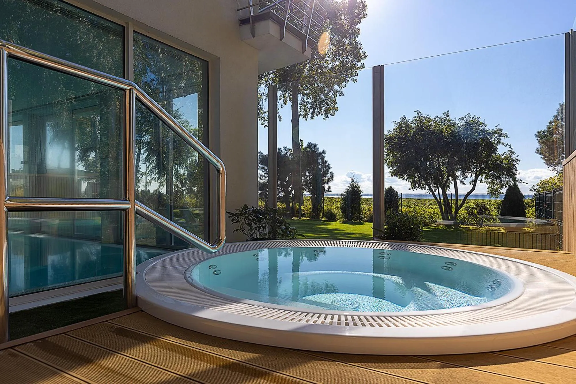 Hot Tub in Hotel Meridian