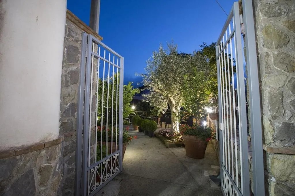 Facade/entrance in B&B Fior Tramonti