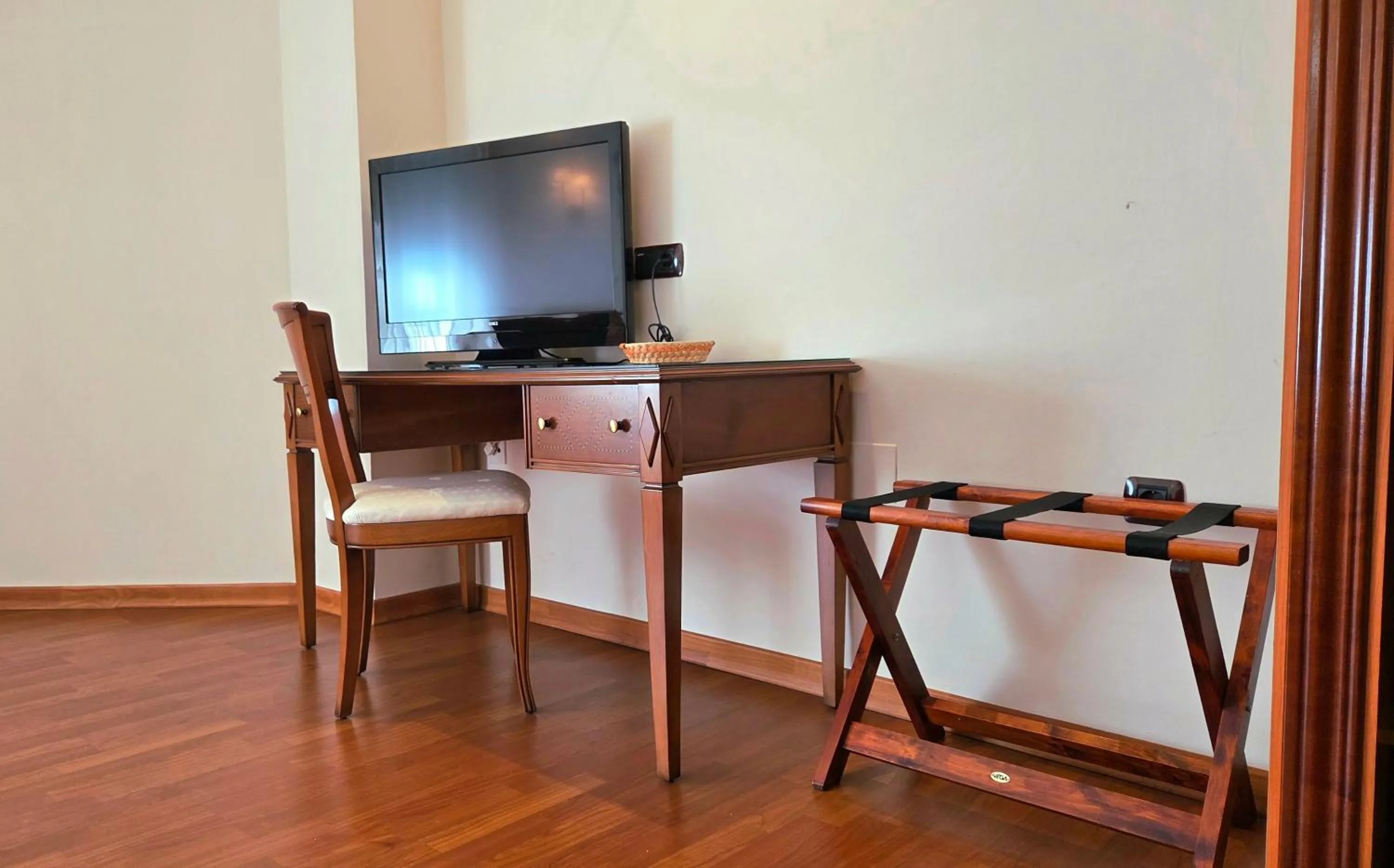 TV and multimedia in Hotel Las Moreras