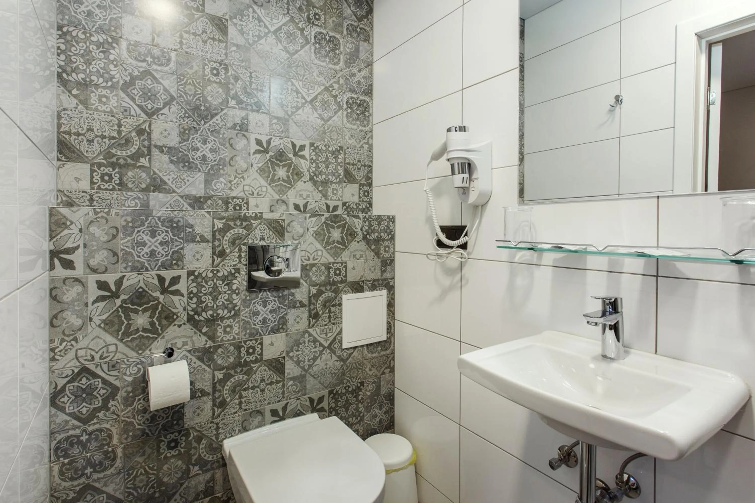 Toilet in Old Town Trio Apartments