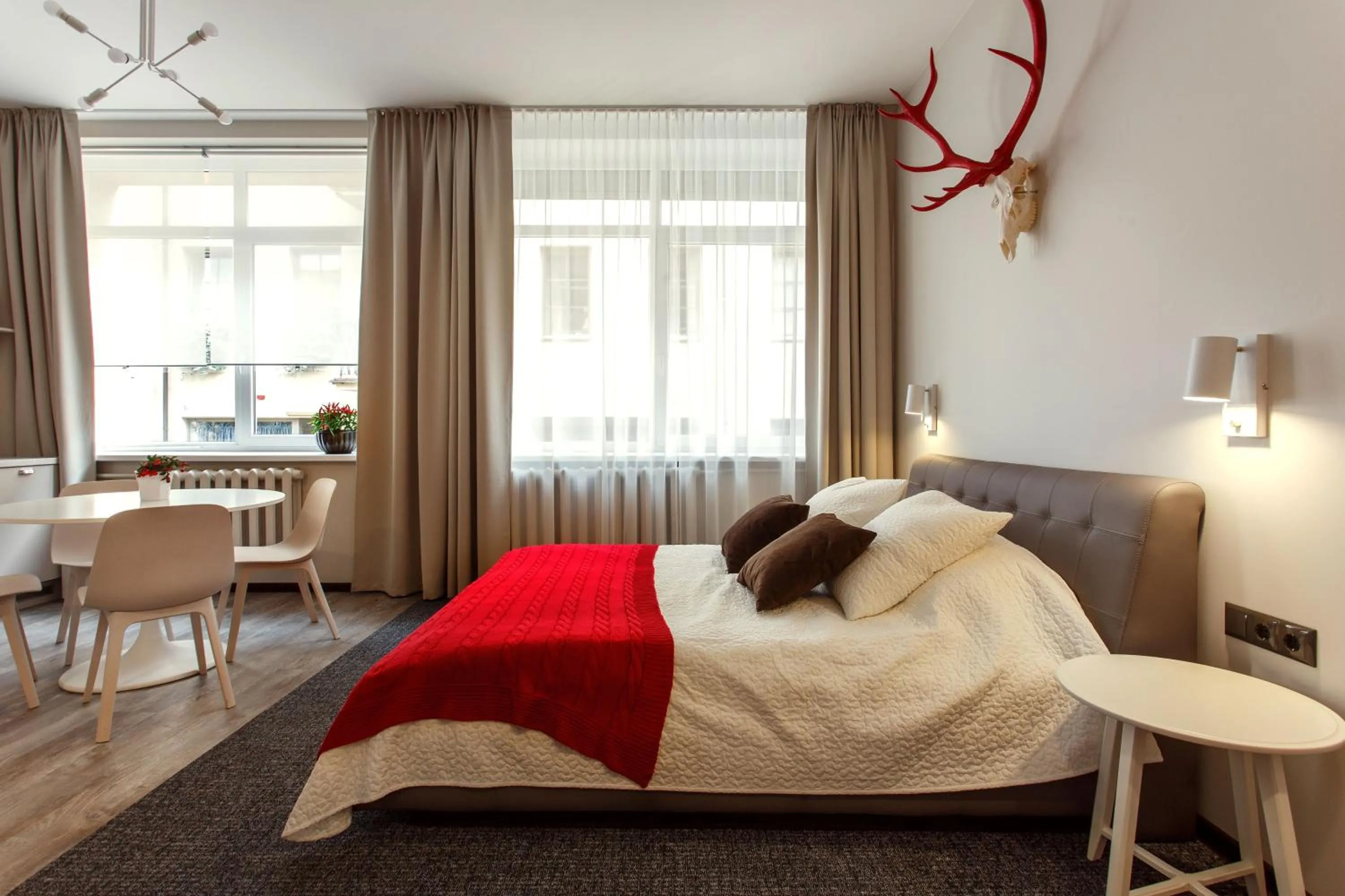 Kitchen or kitchenette, Bed in Old Town Trio Apartments