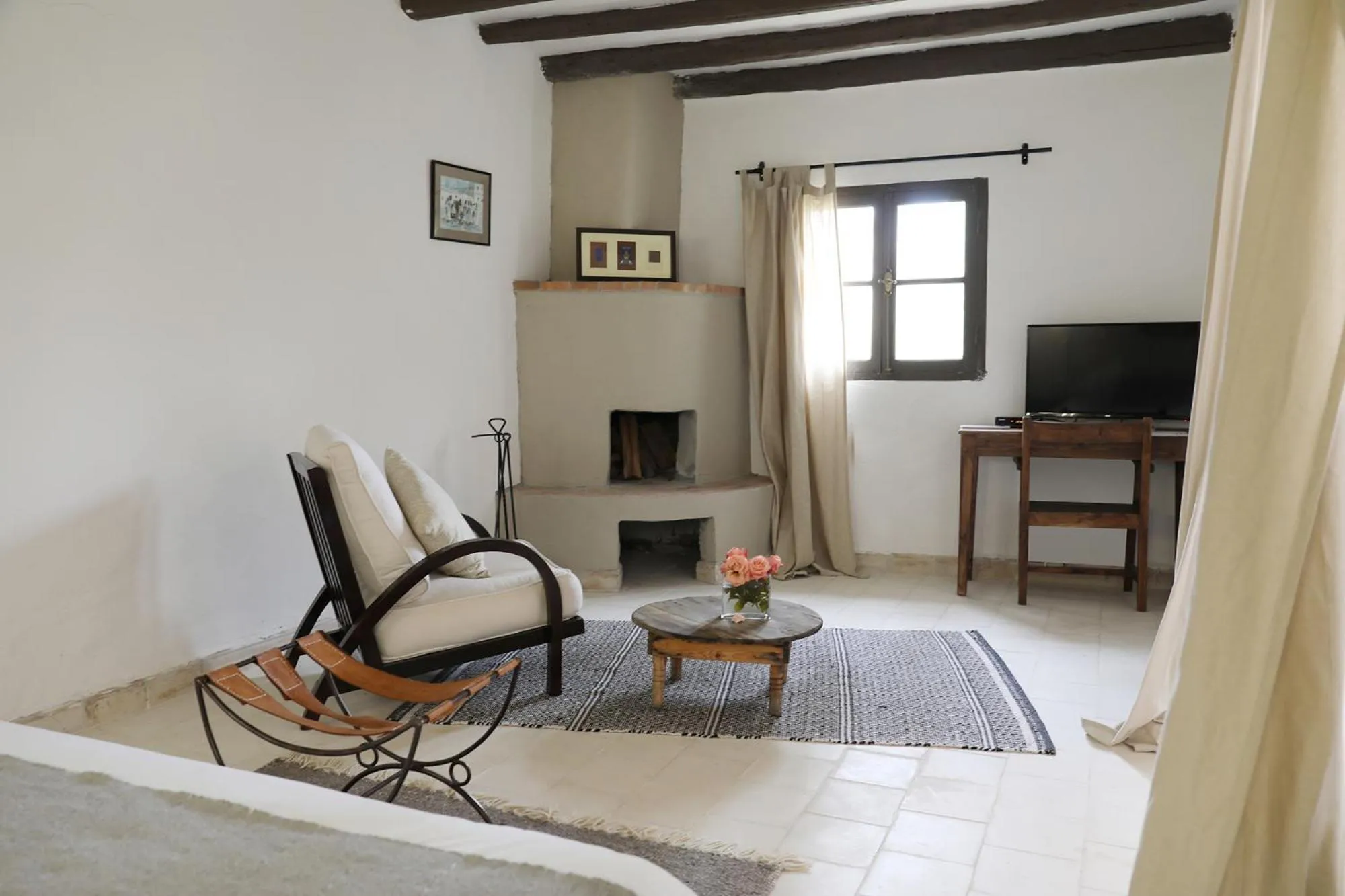 TV and multimedia in Le Petit Hôtel du Flouka