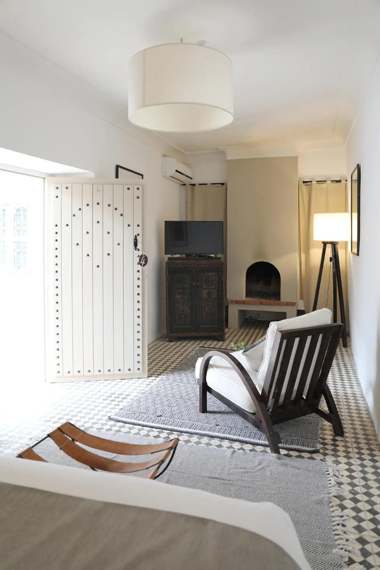 TV and multimedia in Le Petit Hôtel du Flouka